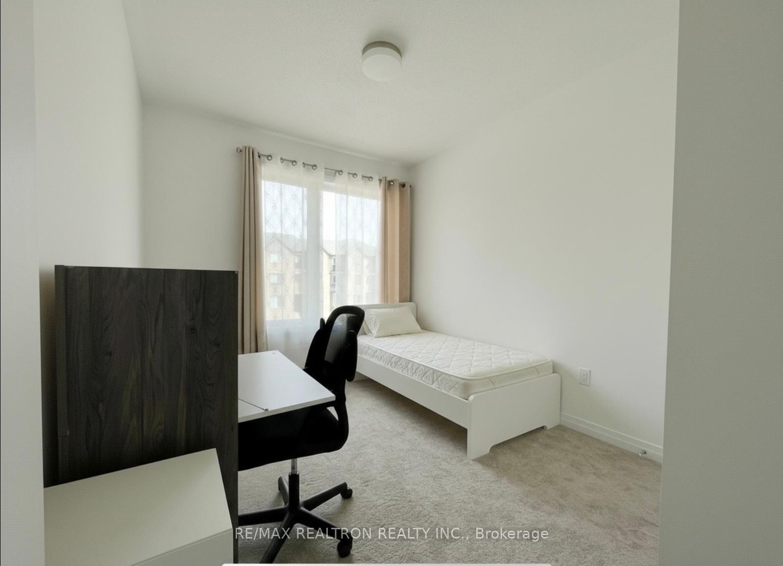 Unit Bedroom B - 3272 Sixth Line, Oakville 3