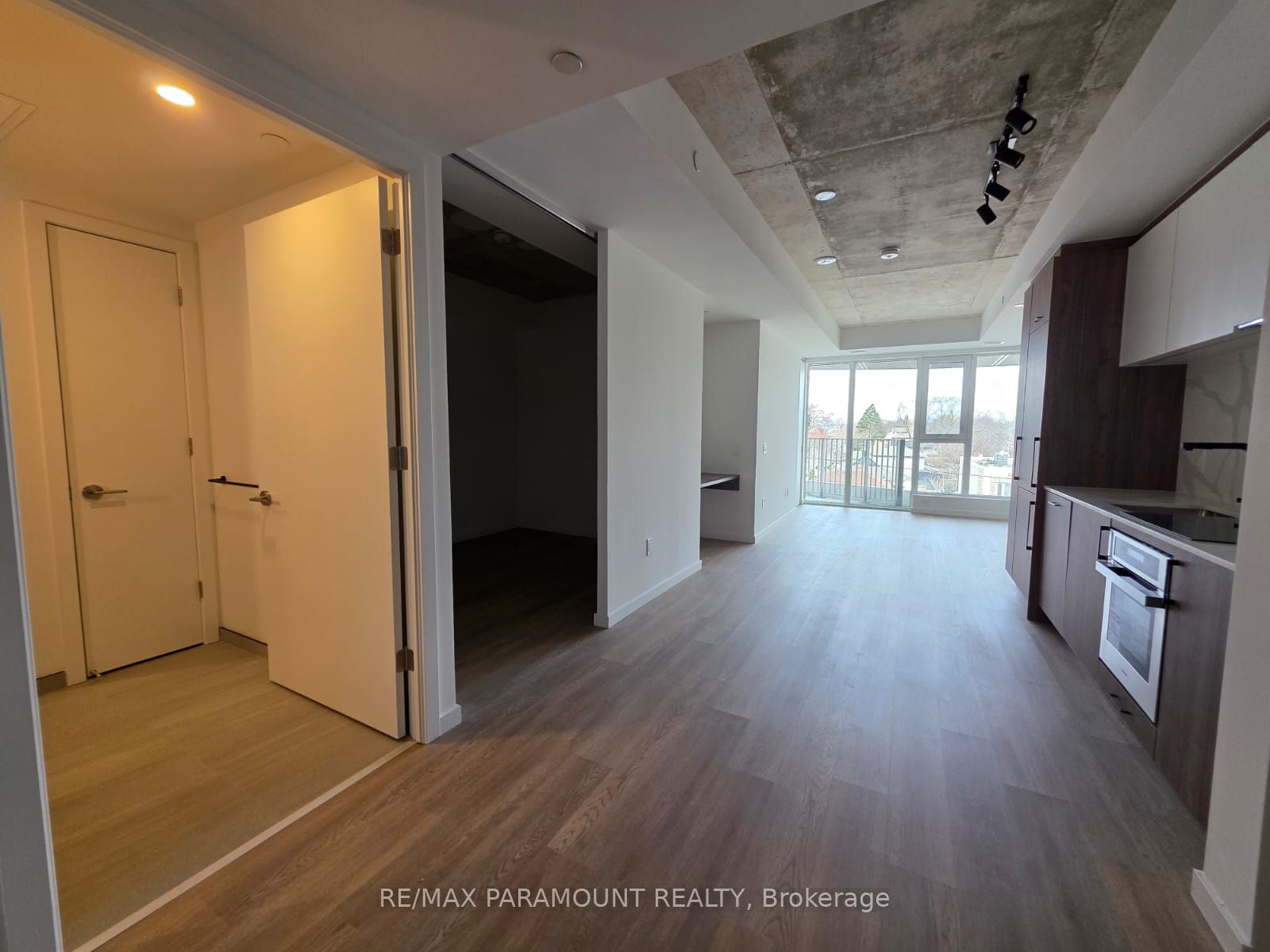 Unit 418 - 689 The Queensway Drive, Etobicoke 4