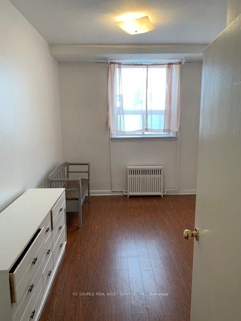 Unit 1 - 53 Kirknewton Road, Toronto 5