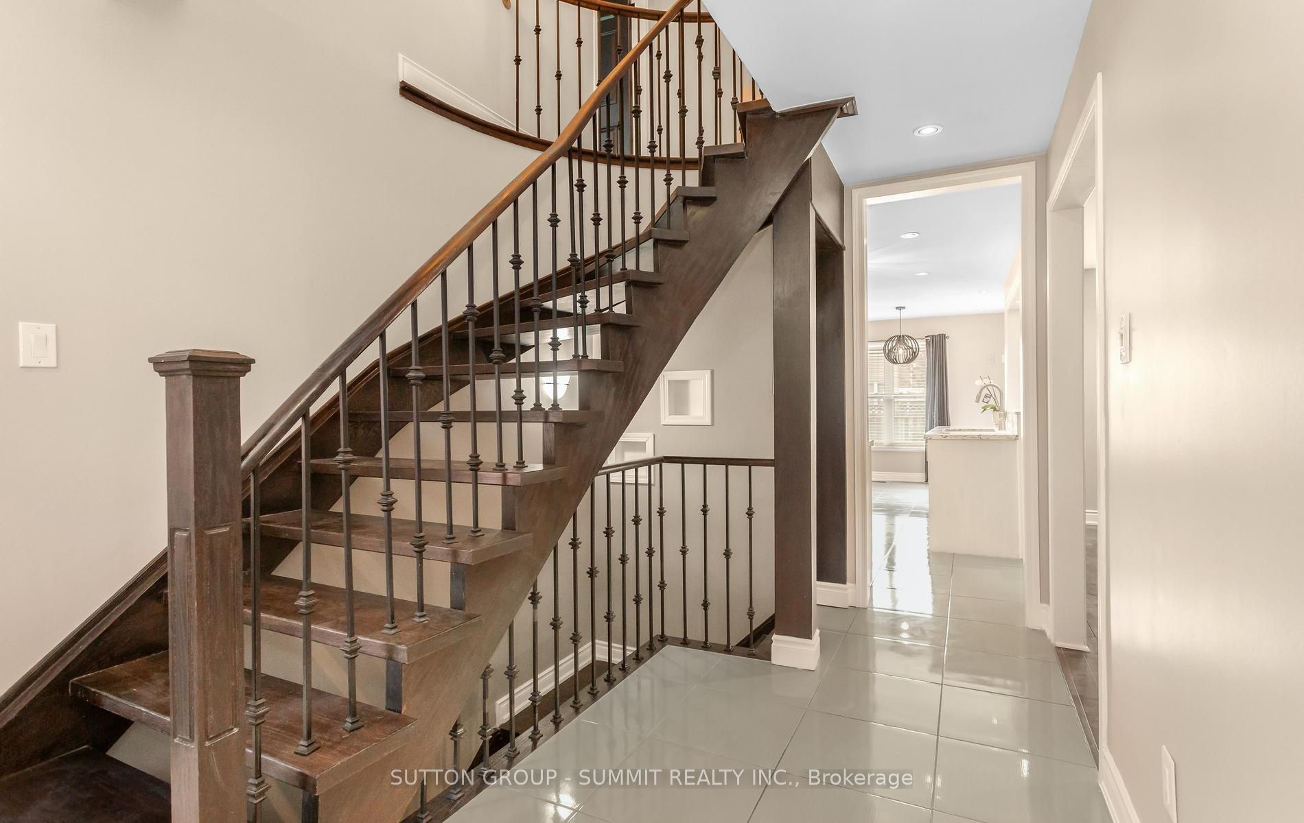 7136 Baywood Court, Mississauga 5