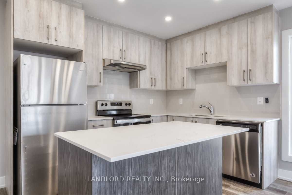 Unit 3 - 53 Rockcliffe Boulevard, Toronto 4