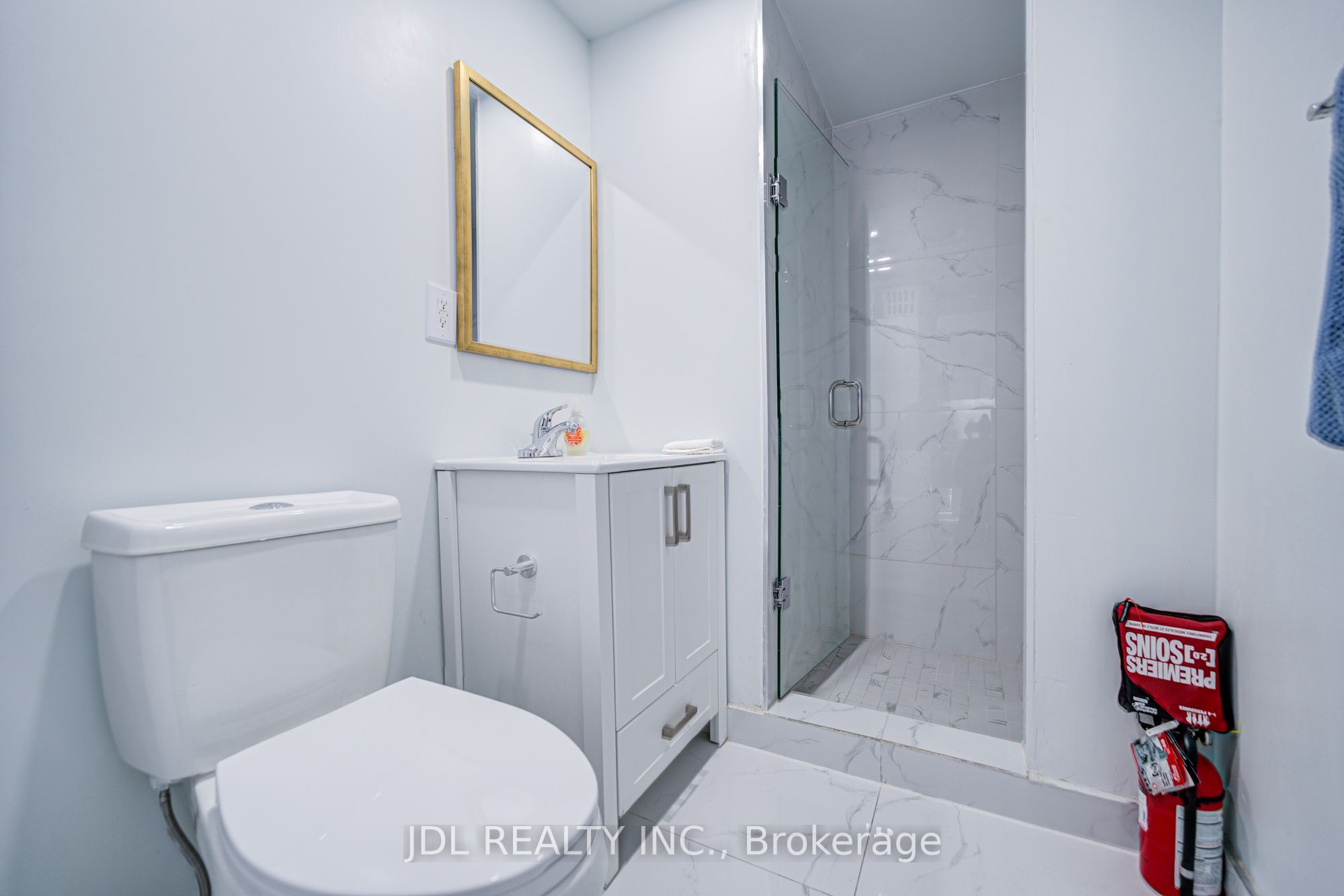 Unit 6 - 5 Sorauren Avenue, Toronto 3