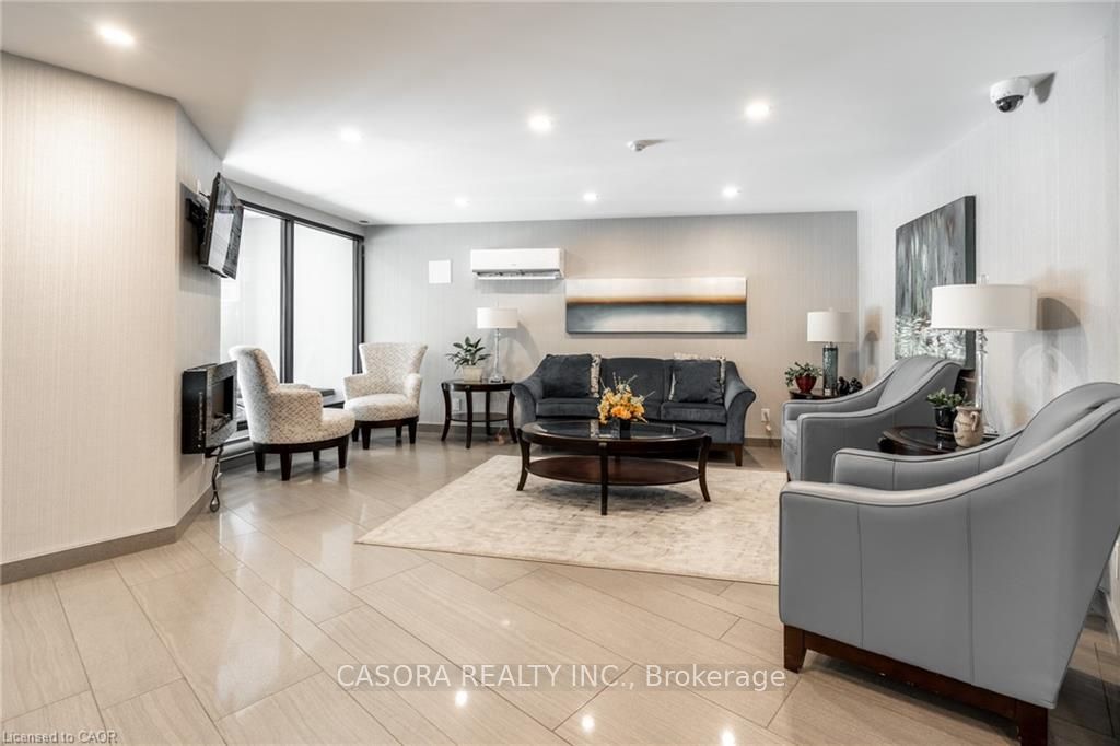 Unit 811 - 700 DYNES Road, Burlington 4