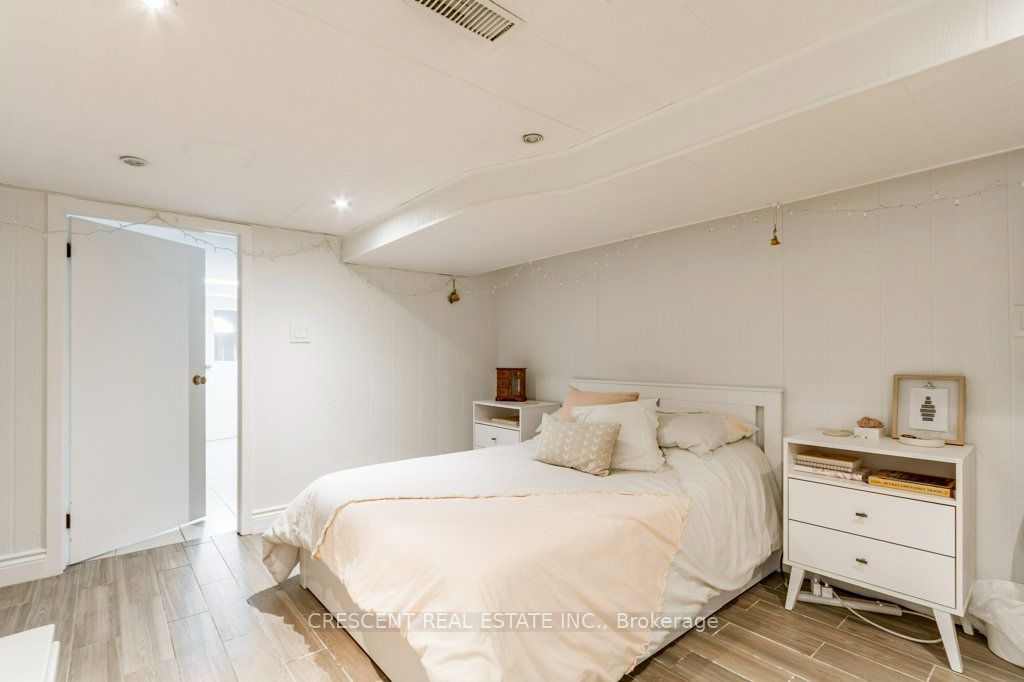 Unit Lower - 603 Saint Clarens Avenue, Toronto 2