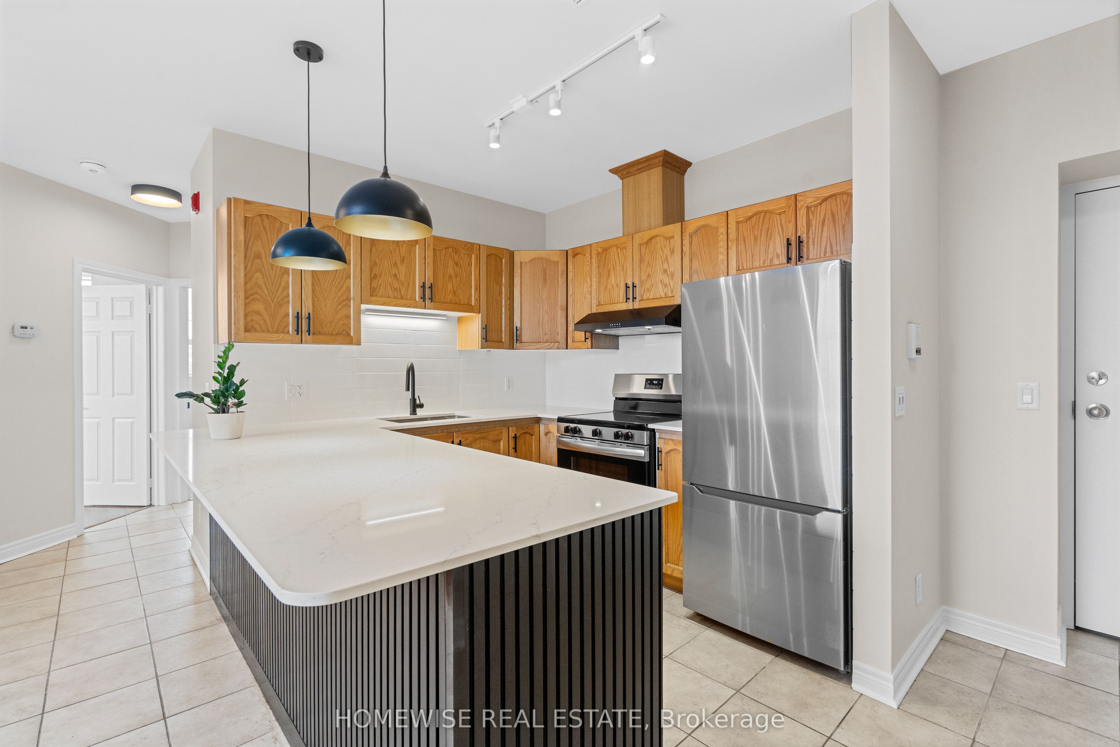 Unit 1 - 3635 Dundas Street W, Toronto 2