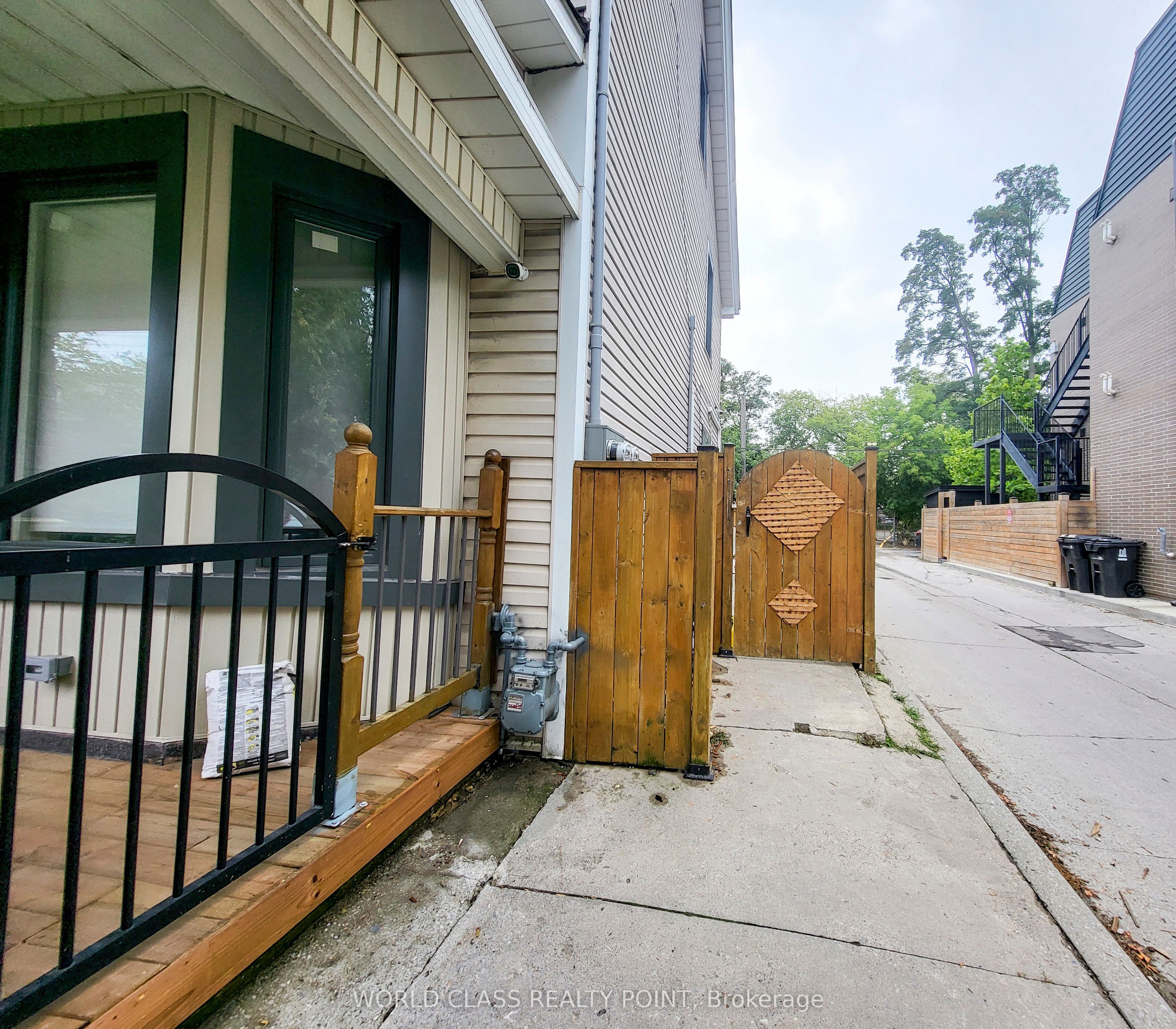 Unit MAIN - 49 Vine Avenue, Toronto 3