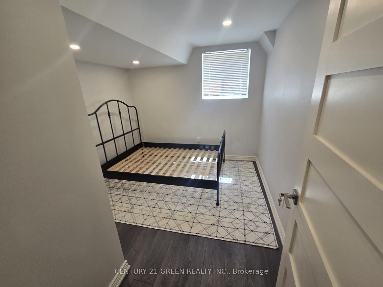 Unit Lower - 2483 Old Brompton Way, Oakville 4