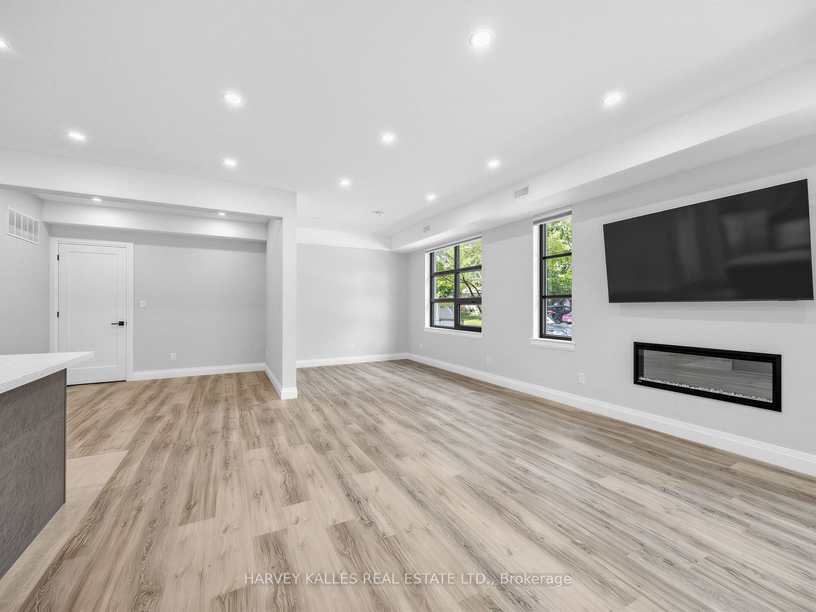 Unit 1 - 102 Shaver Avenue N, Etobicoke 5