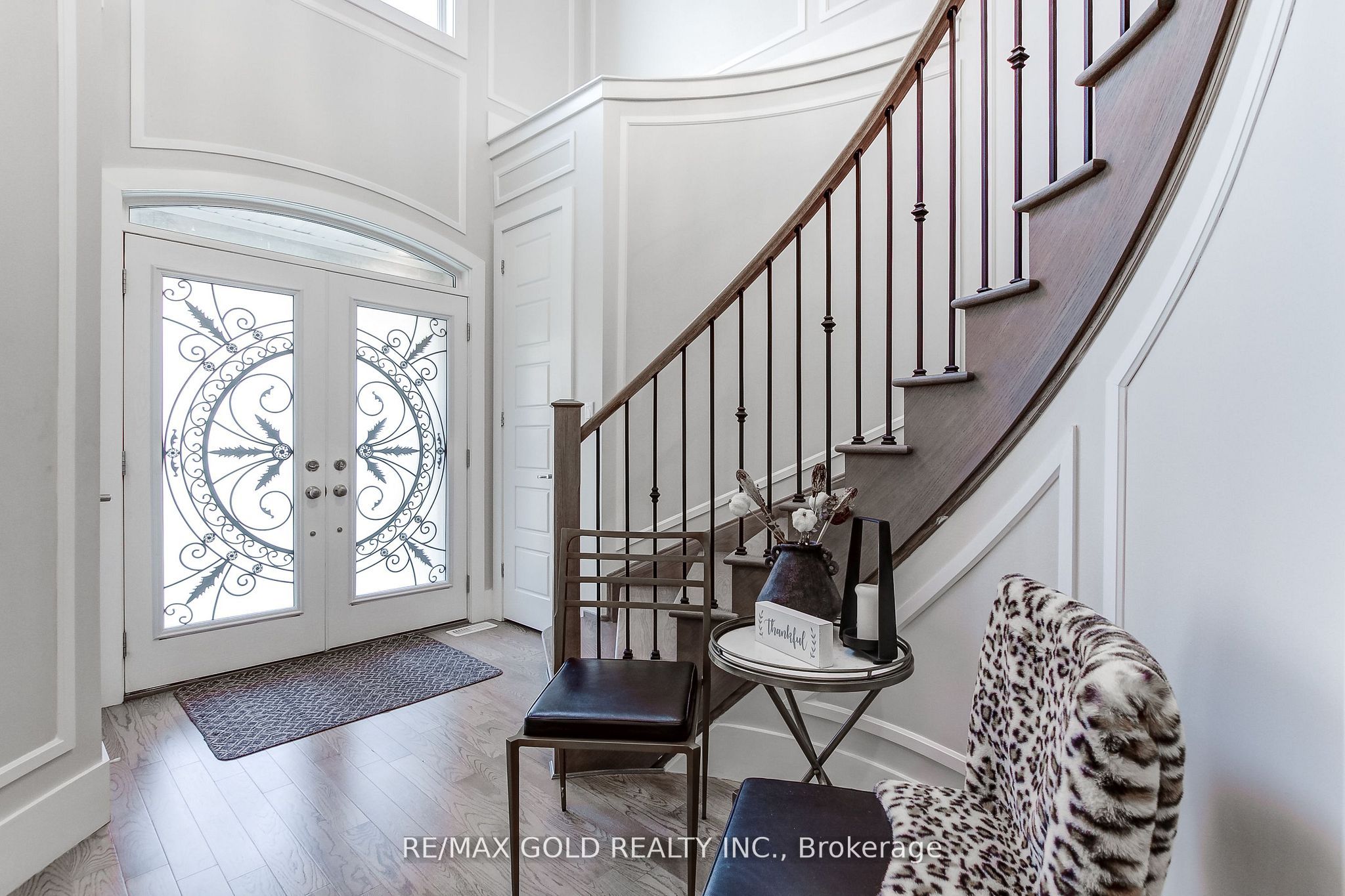 3352 Vernon Powell Drive, Oakville 5
