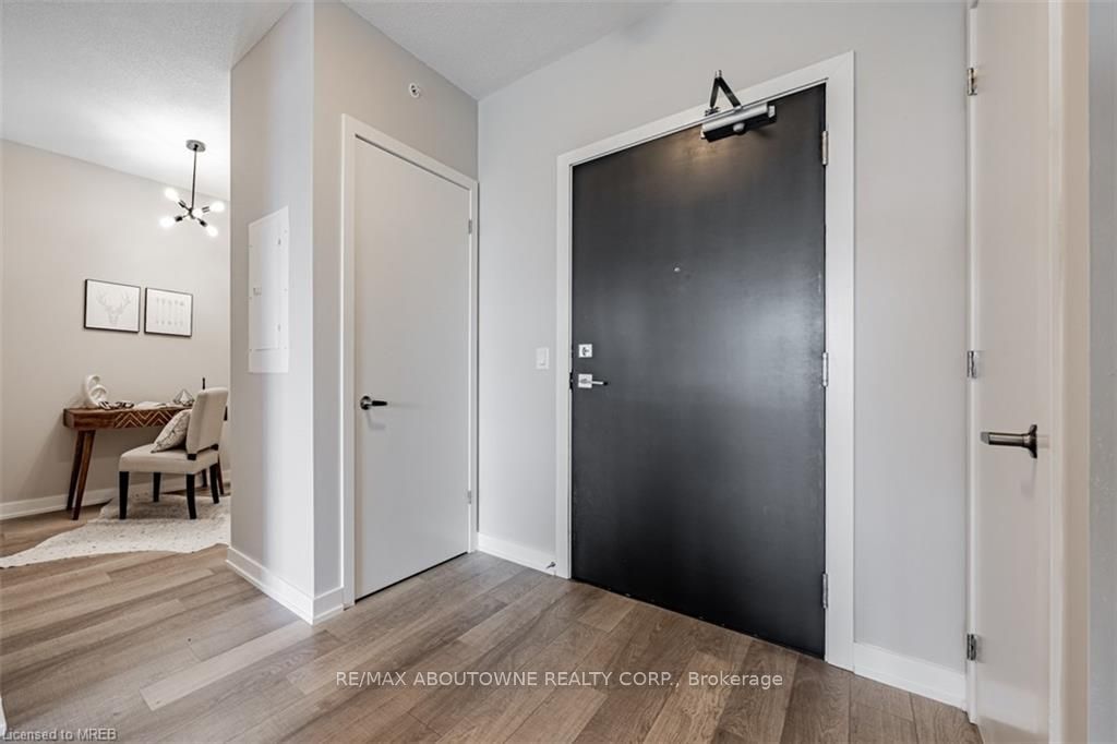 Unit B416 - 5240 DUNDAS Street, Burlington 2