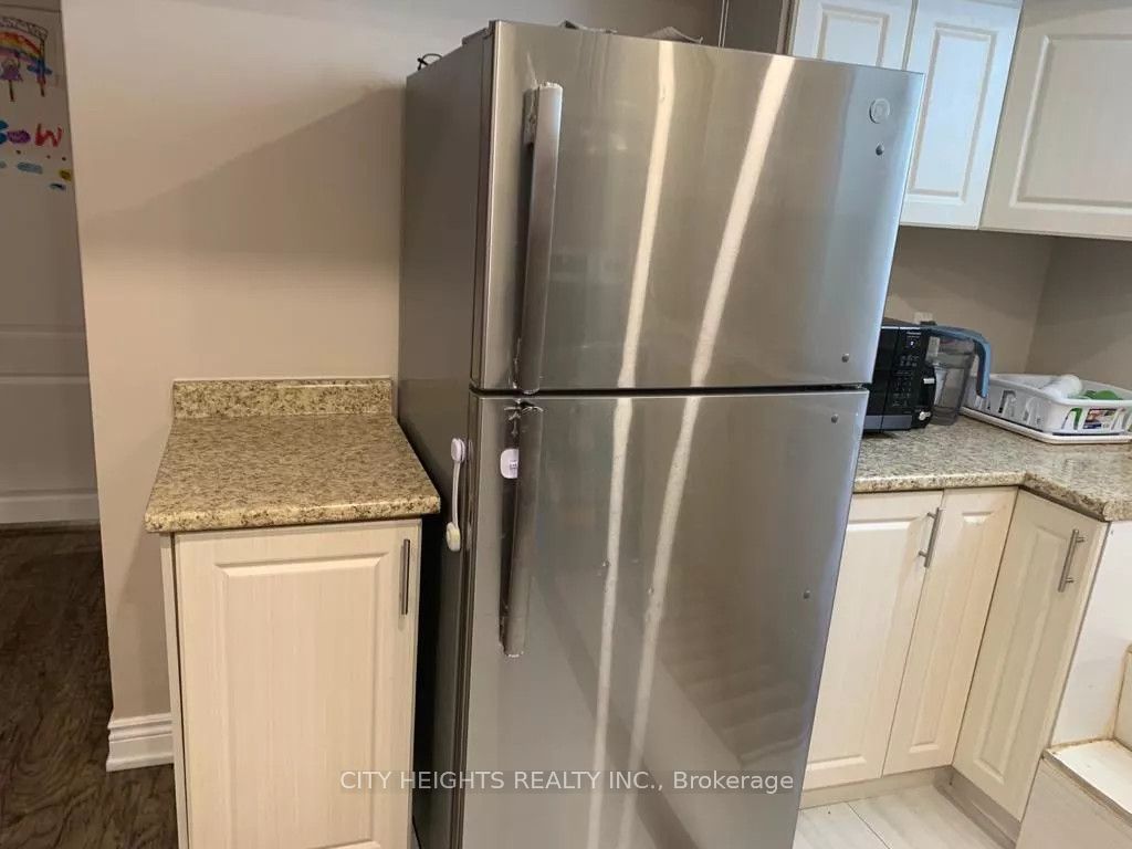 Unit Basement - 269 Elbern Markell Drive, Brampton 2