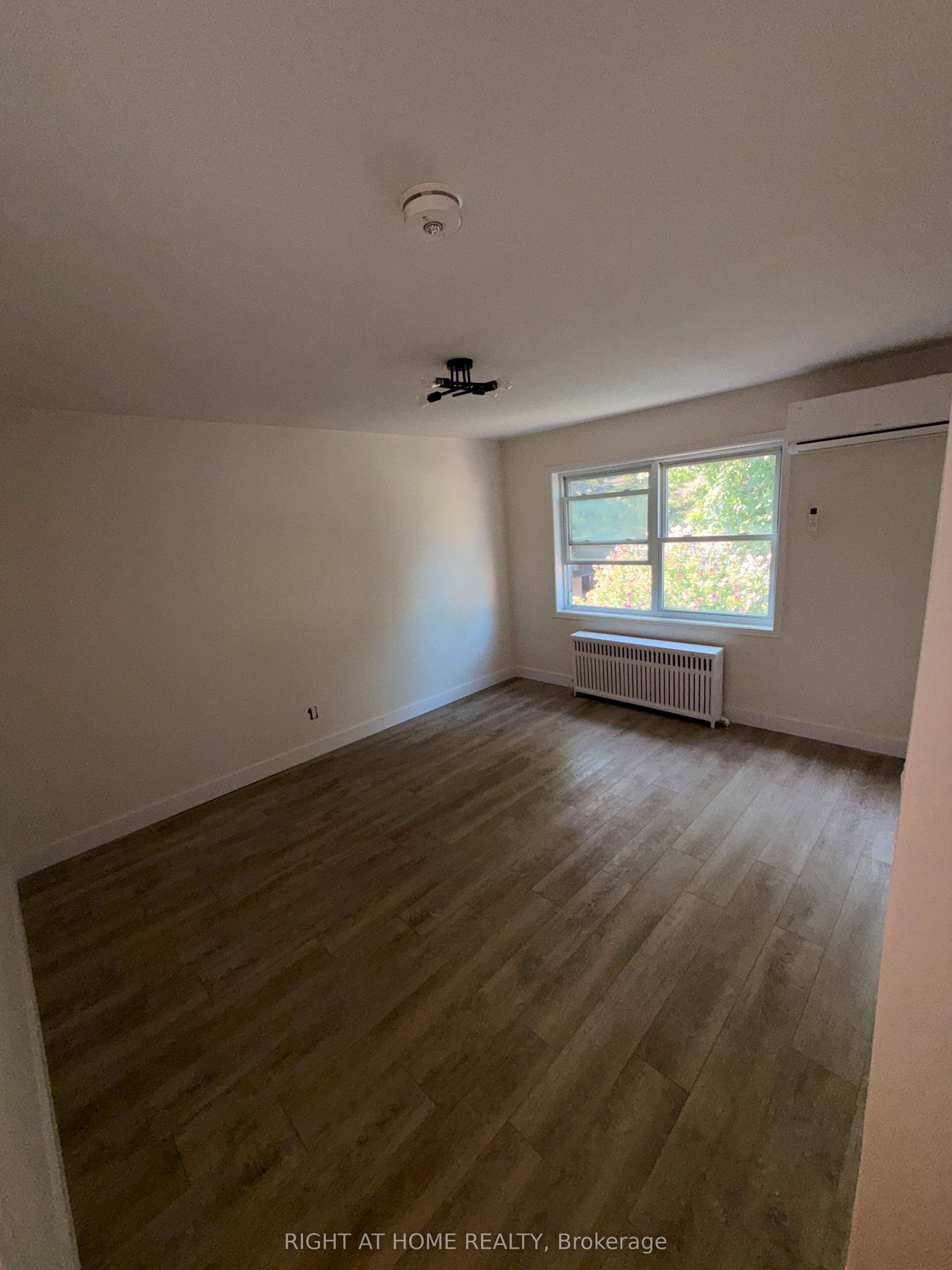 Unit 203 - 3384 Lake Shore Boulevard W, Etobicoke 4