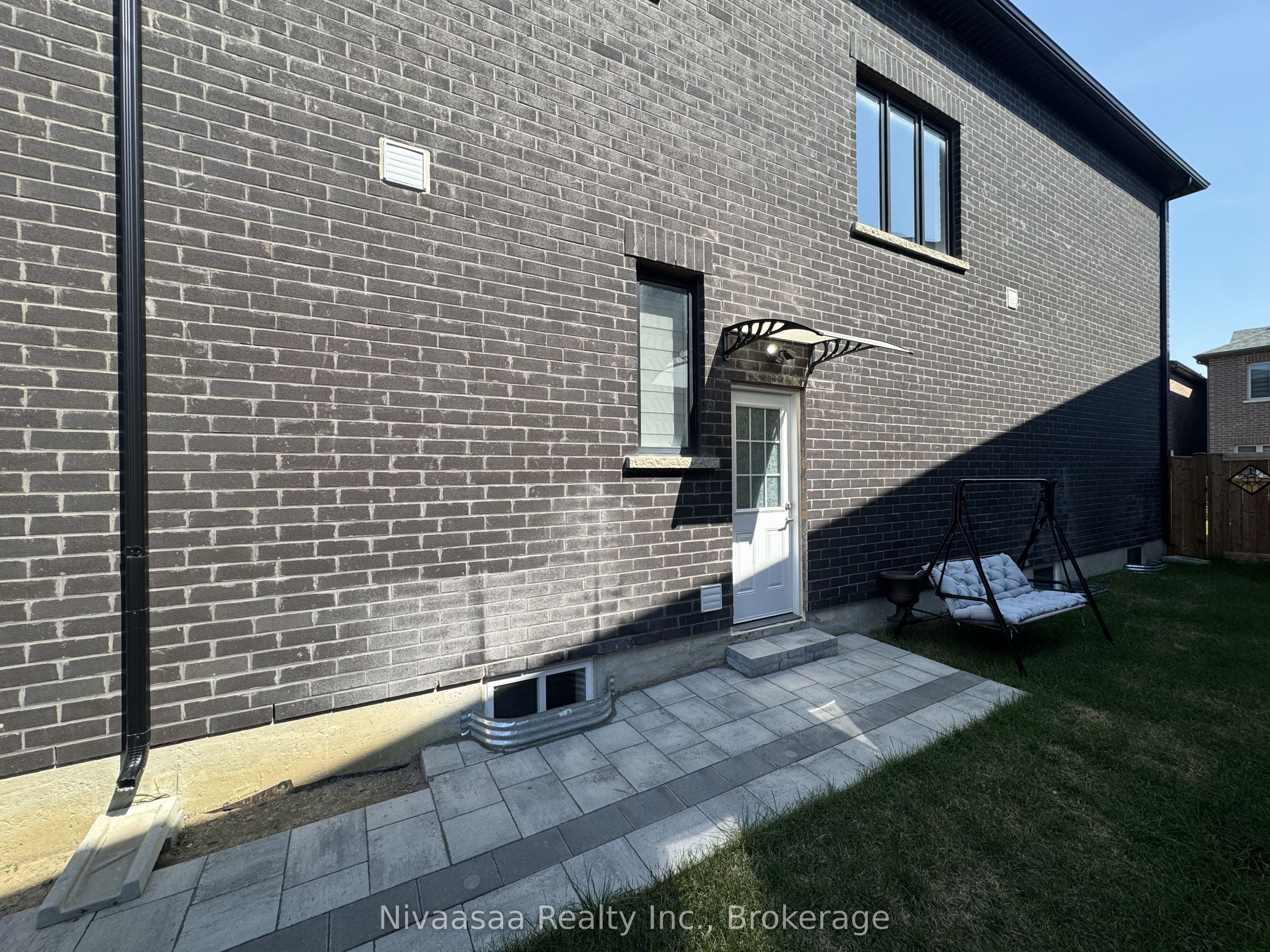 Unit Basement - 39 Petch Avenue, Caledon 3