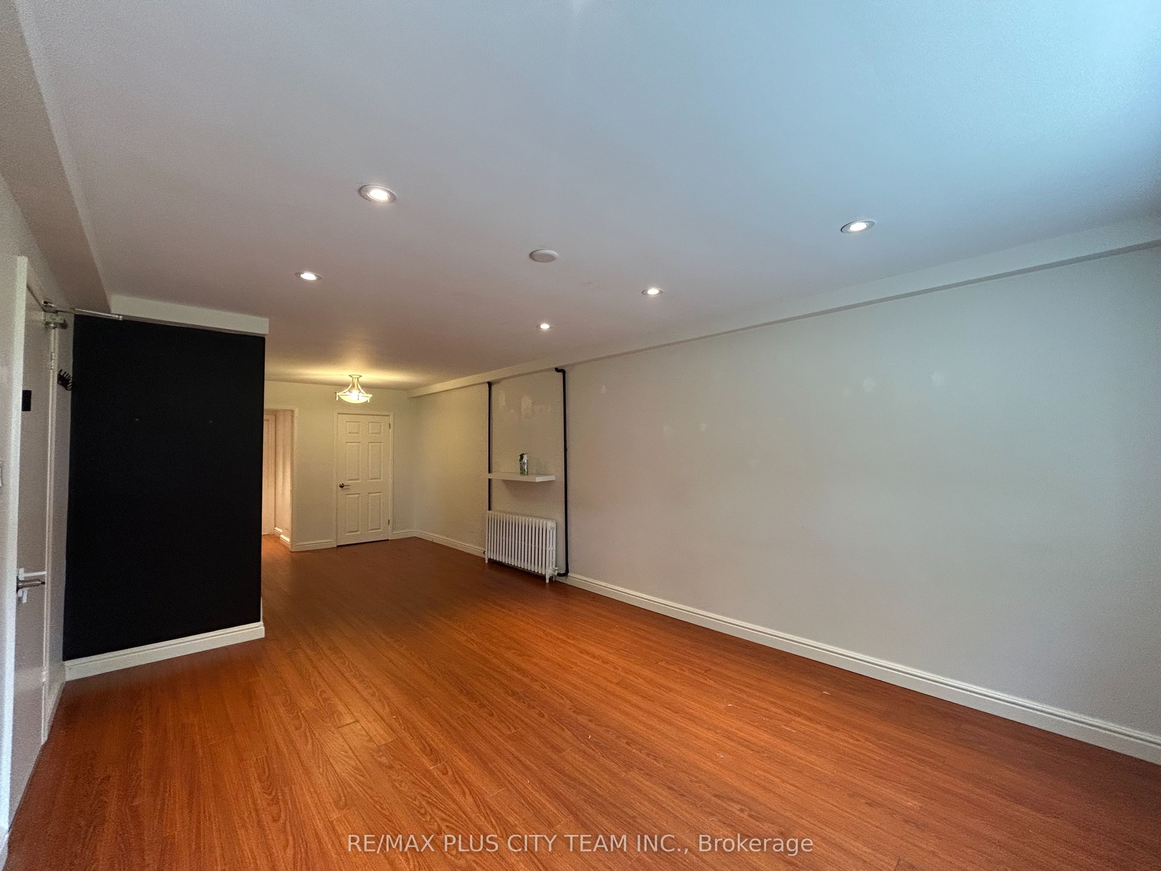 Unit Unit 1 - 11 Thirty Fifth Street, Etobicoke 2