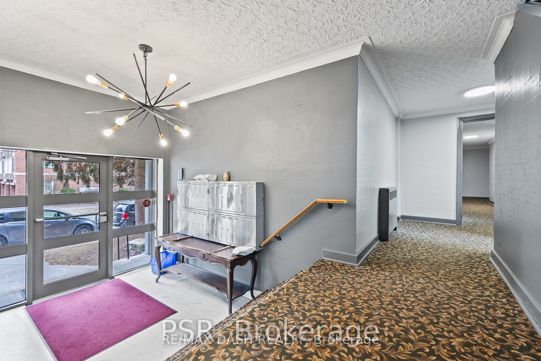 Unit 6 - 69 Old Mill Terrace, Etobicoke 2
