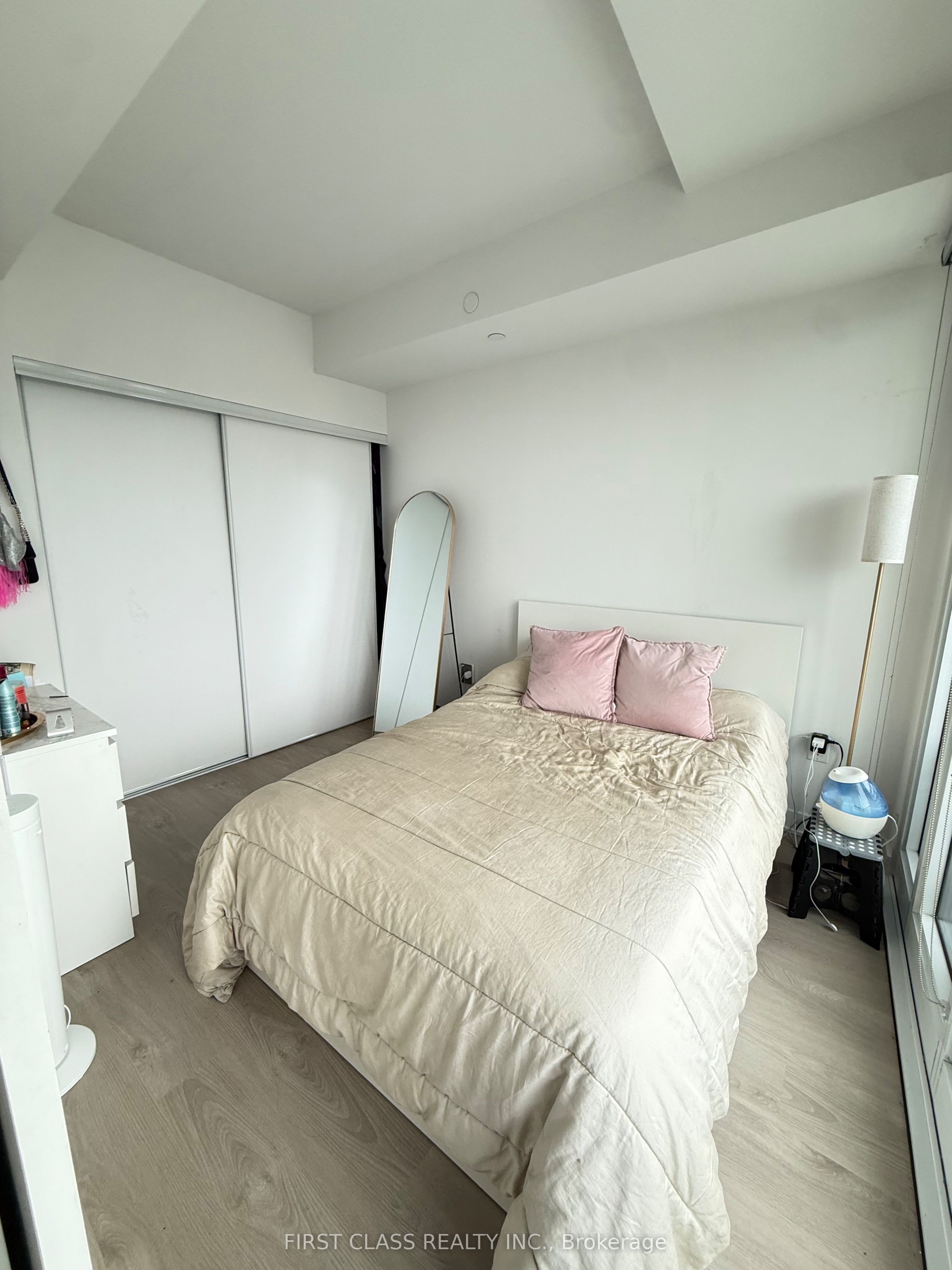 Unit 2513 - 3900 Confederation Parkway, Mississauga 5
