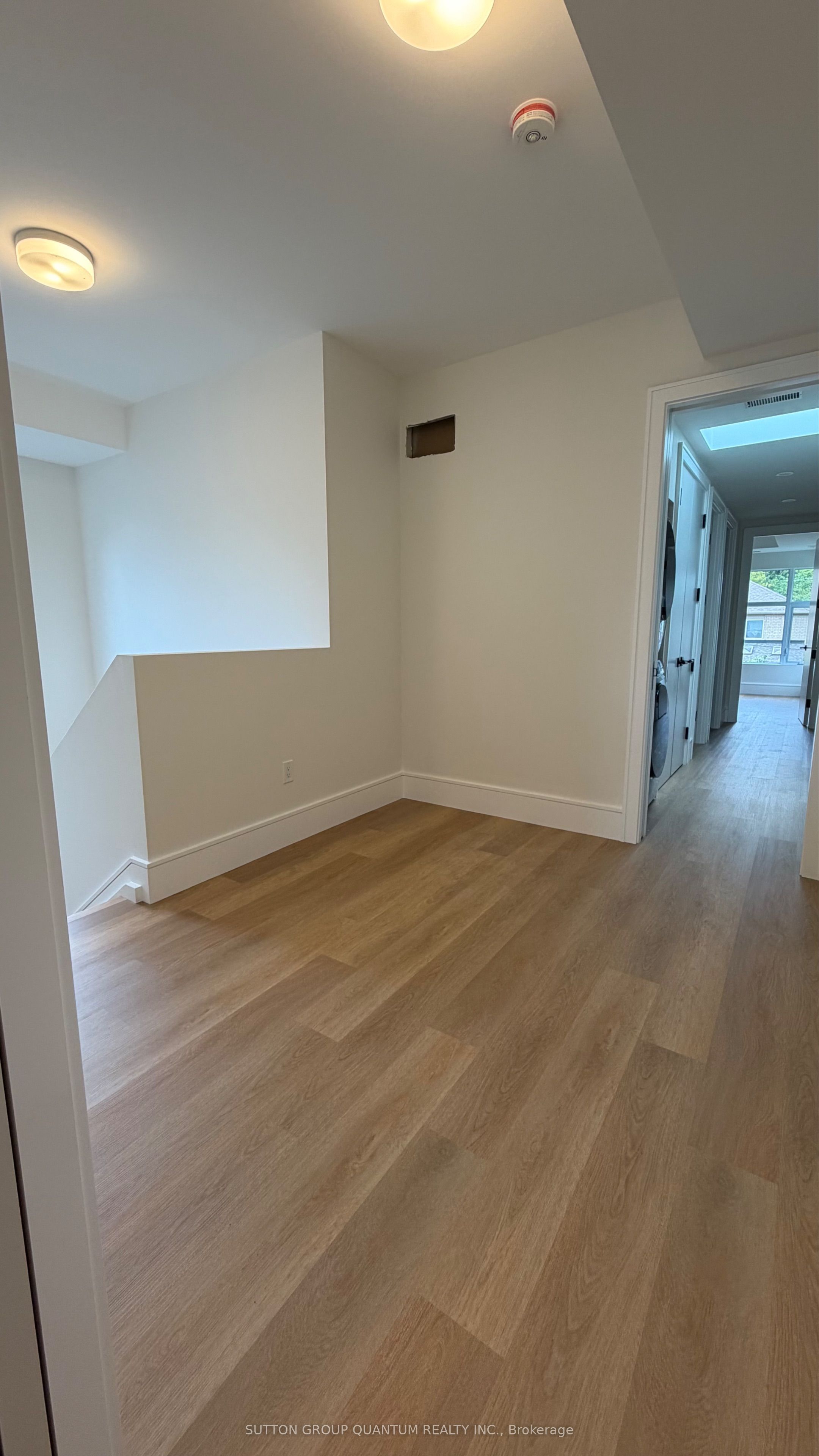 Unit 2 - 43 Elmwood Avenue N, Mississauga 4