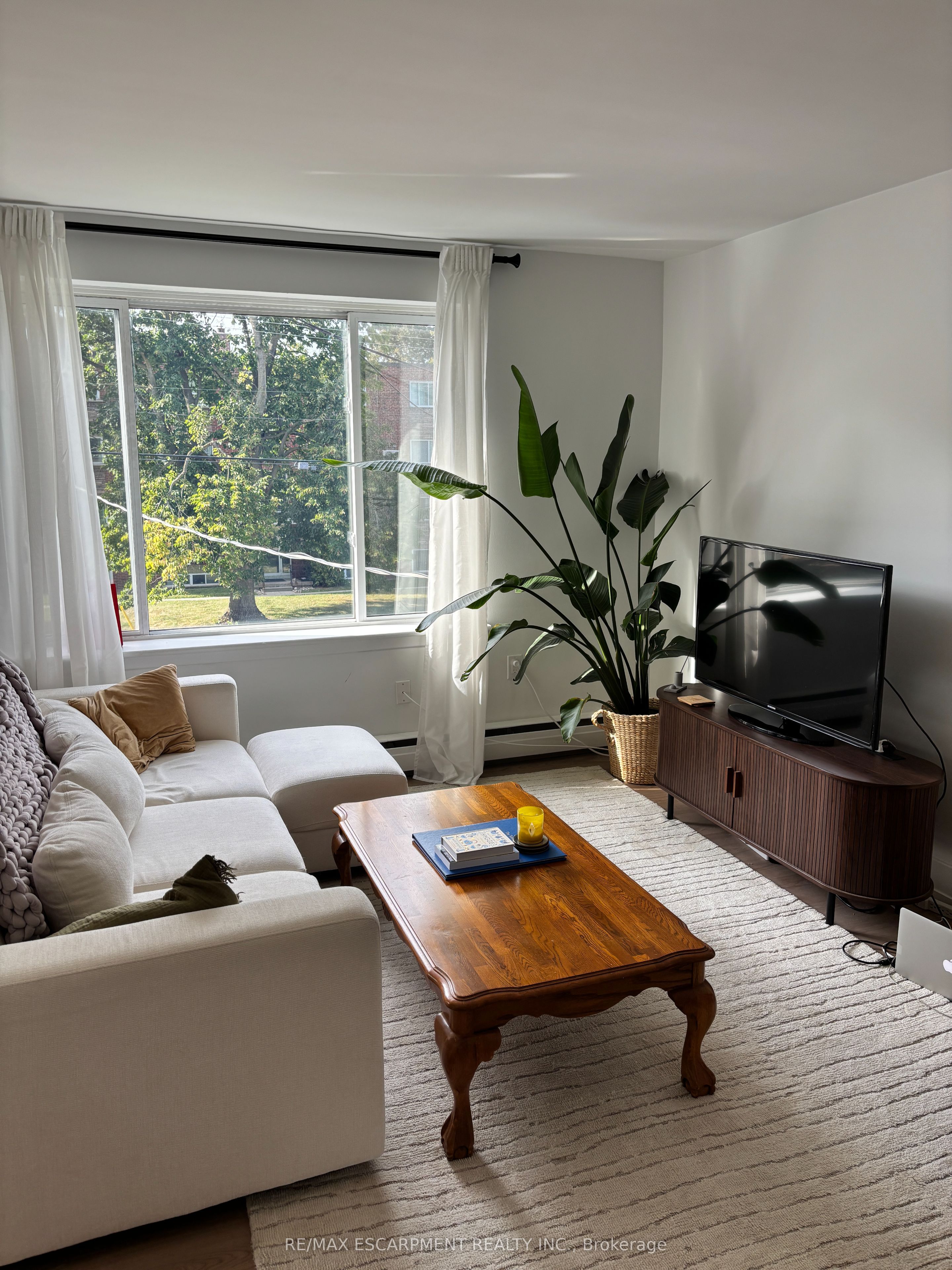 Unit 4 - 2160 Ghent Avenue, Burlington 4