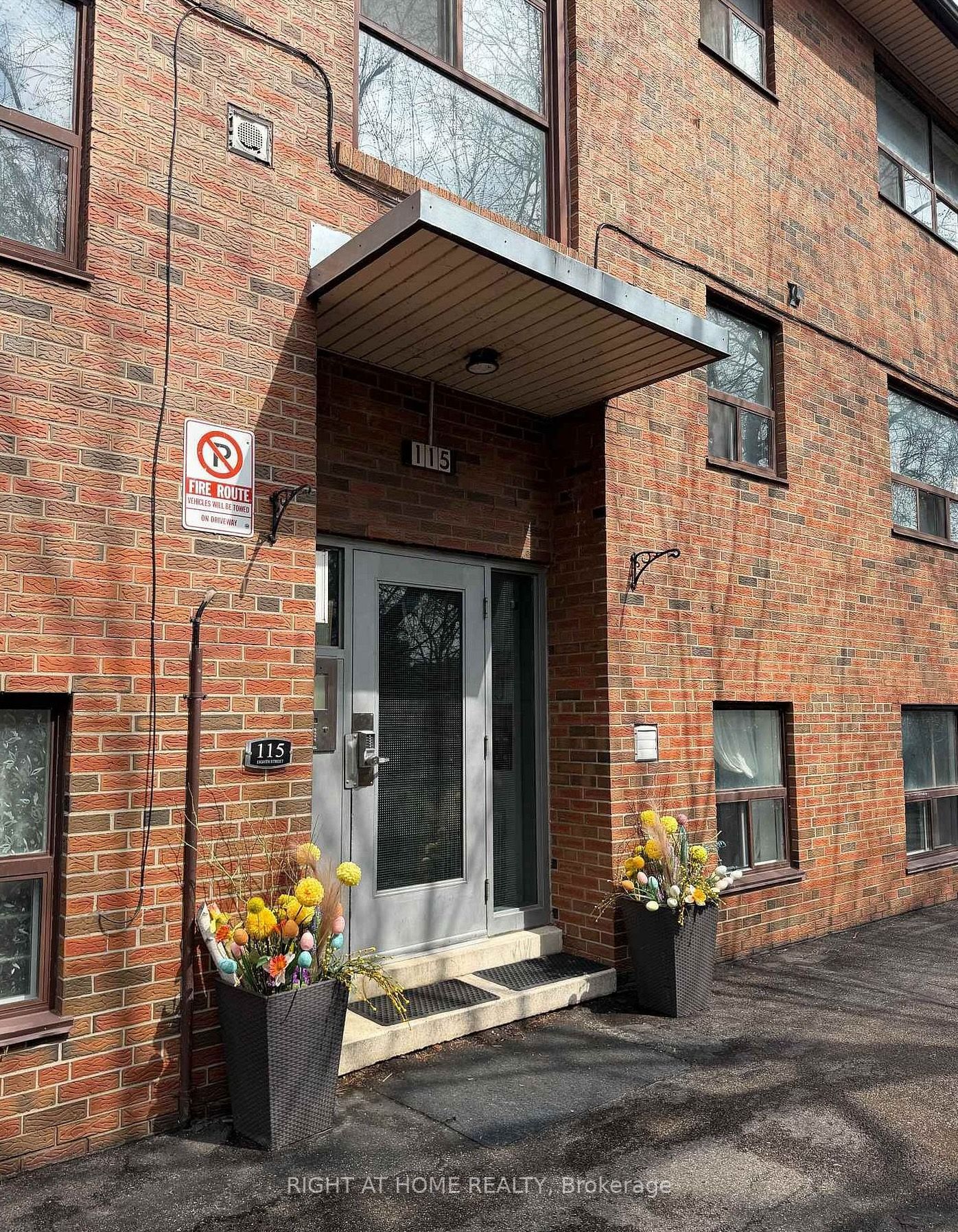 Unit 10 - 115 Eighth Street, Etobicoke 2