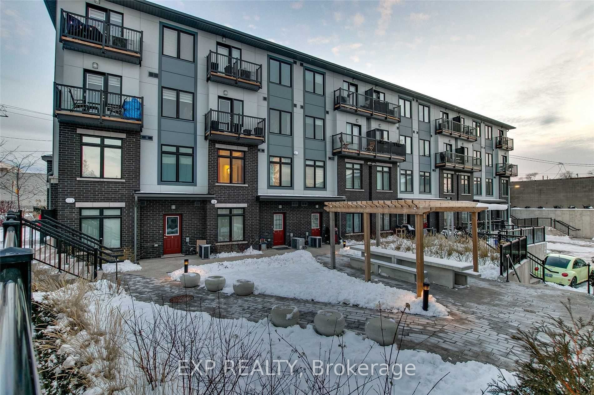 Unit 5 Room 1 - 630 Rogers Road, Toronto 2