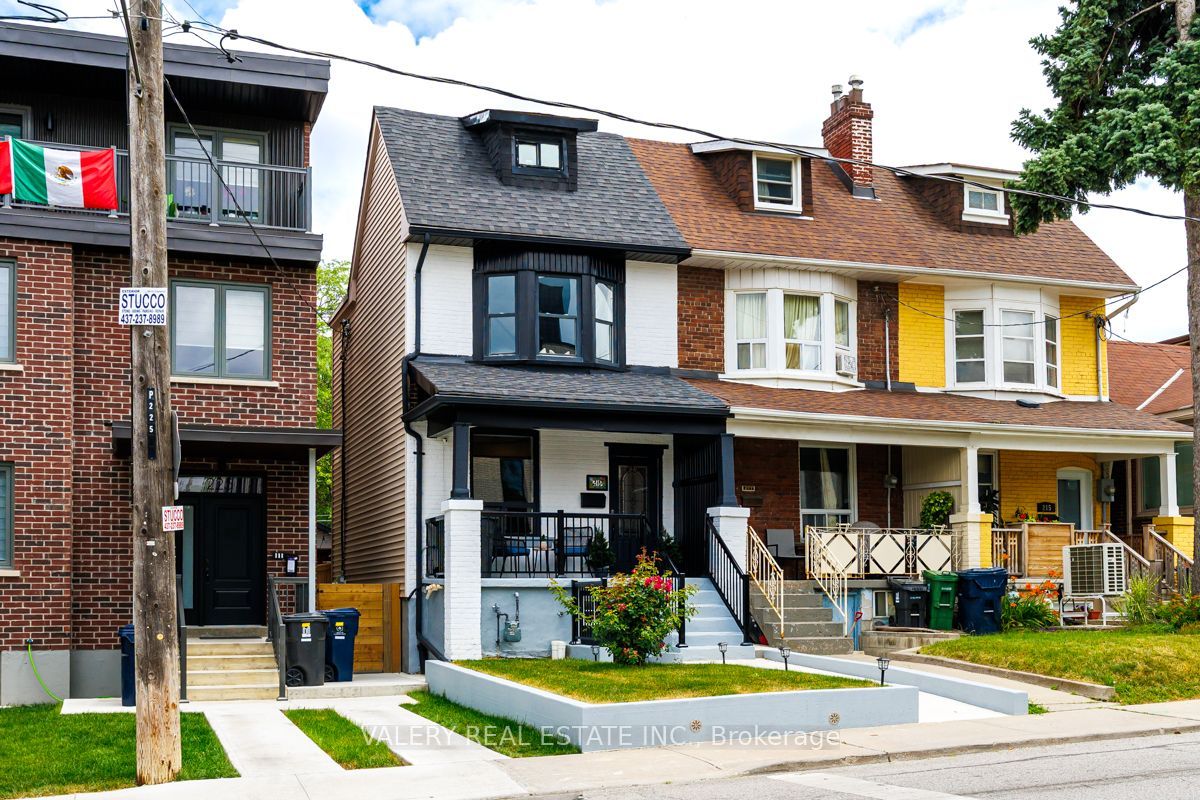 Unit Upper - 219 Mcroberts Avenue, Toronto 2