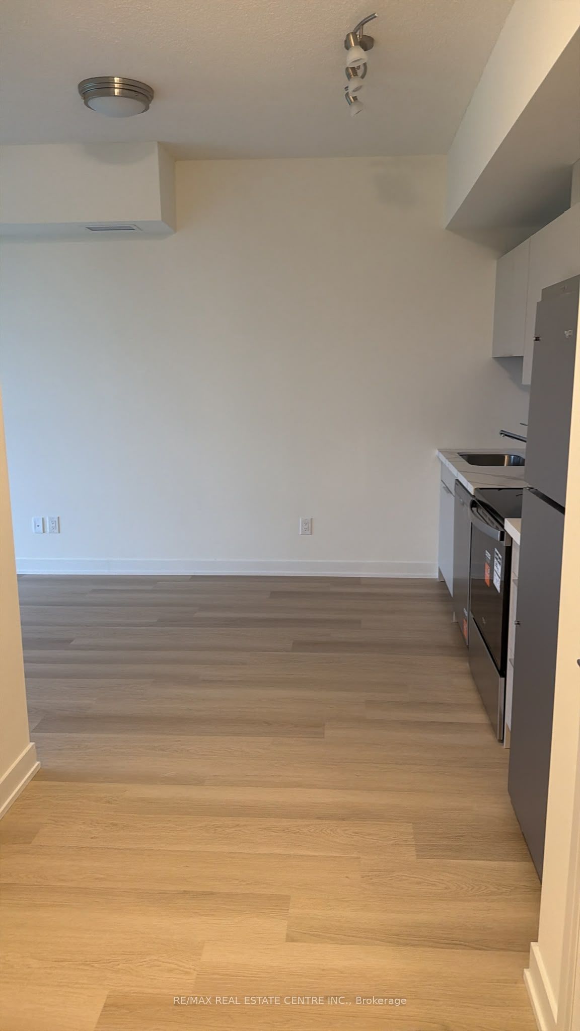 Unit 815 - 2825 JANE Street, North York 3