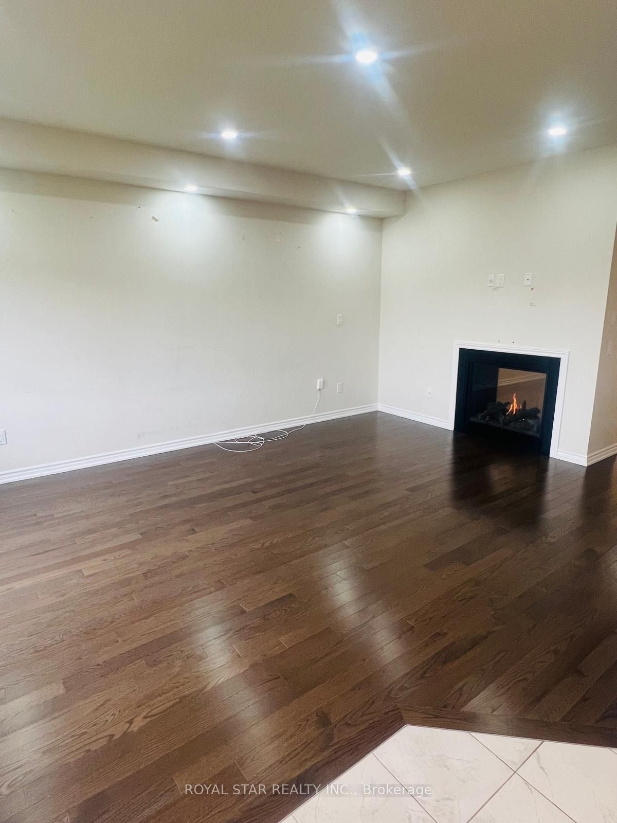 Unit Upper - 121 Bonnieglen Farm Boulevard, Caledon 4