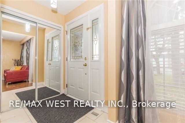 Unit Upper - 82 Marchbank Crescent, Brampton 2