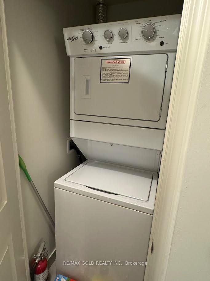 Unit 102 - 349 Rathburn W, Mississauga 4