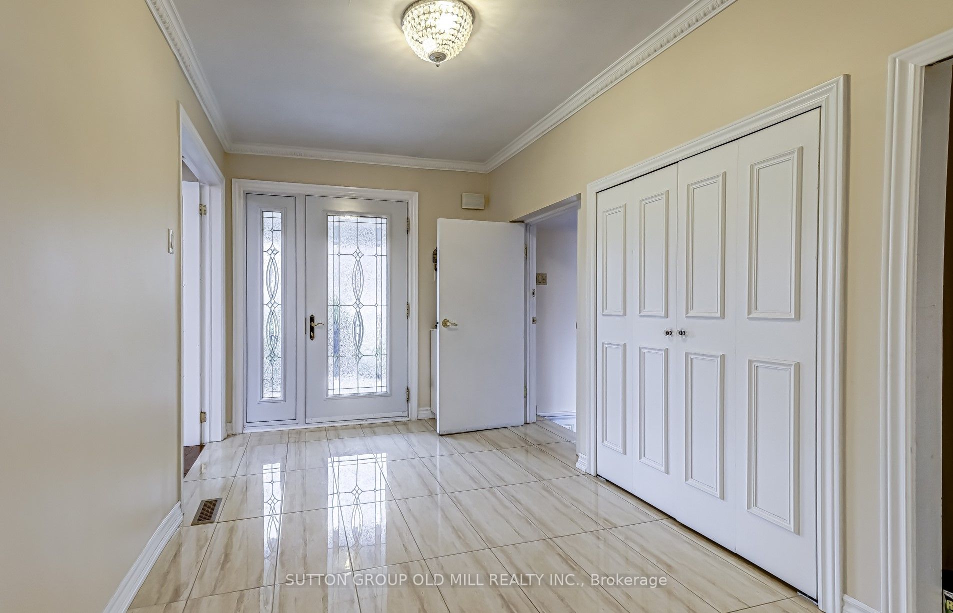 2 Leita Court, Etobicoke 3