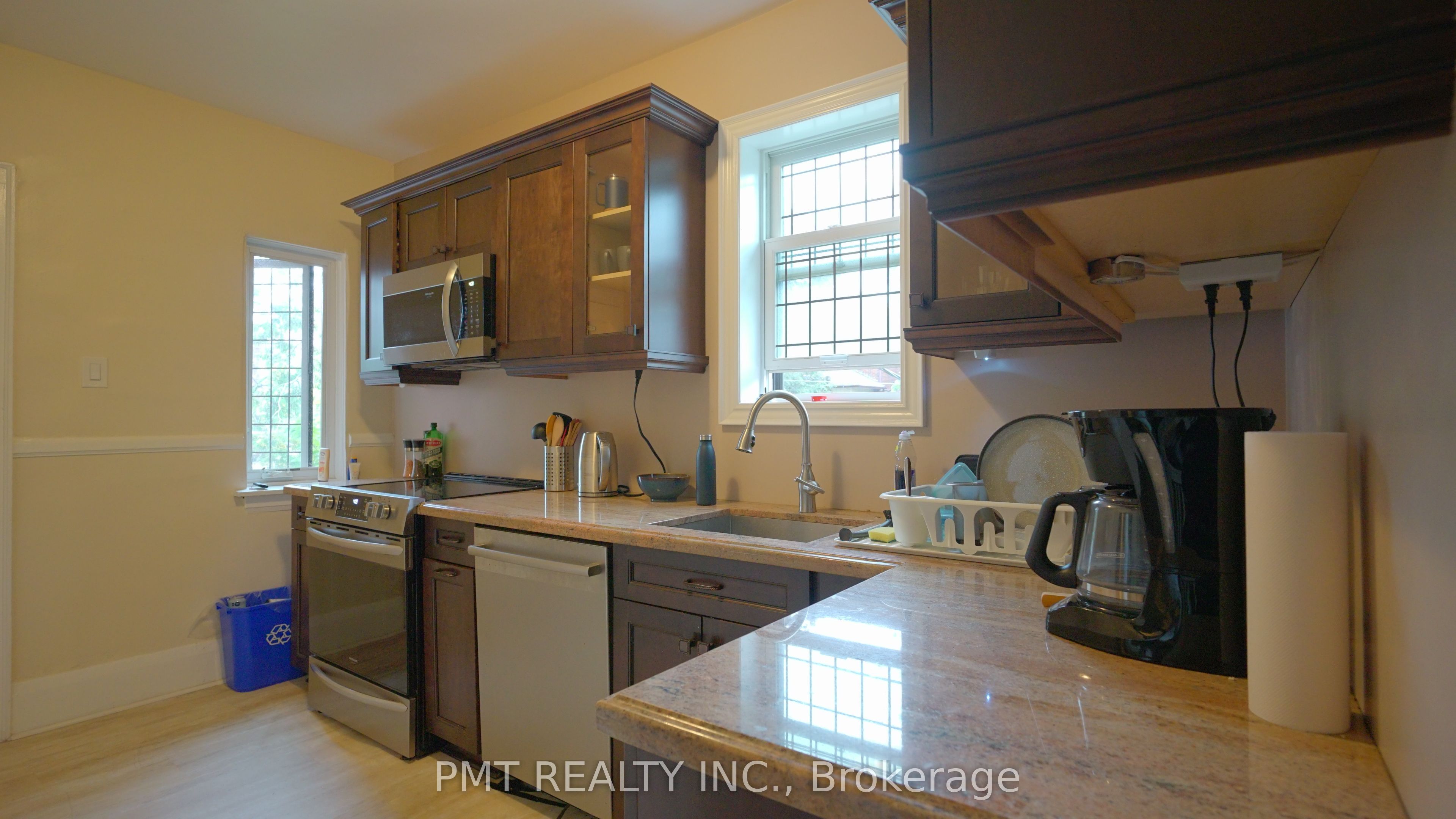 Unit Upper - 2 Larkin Avenue, Toronto 5