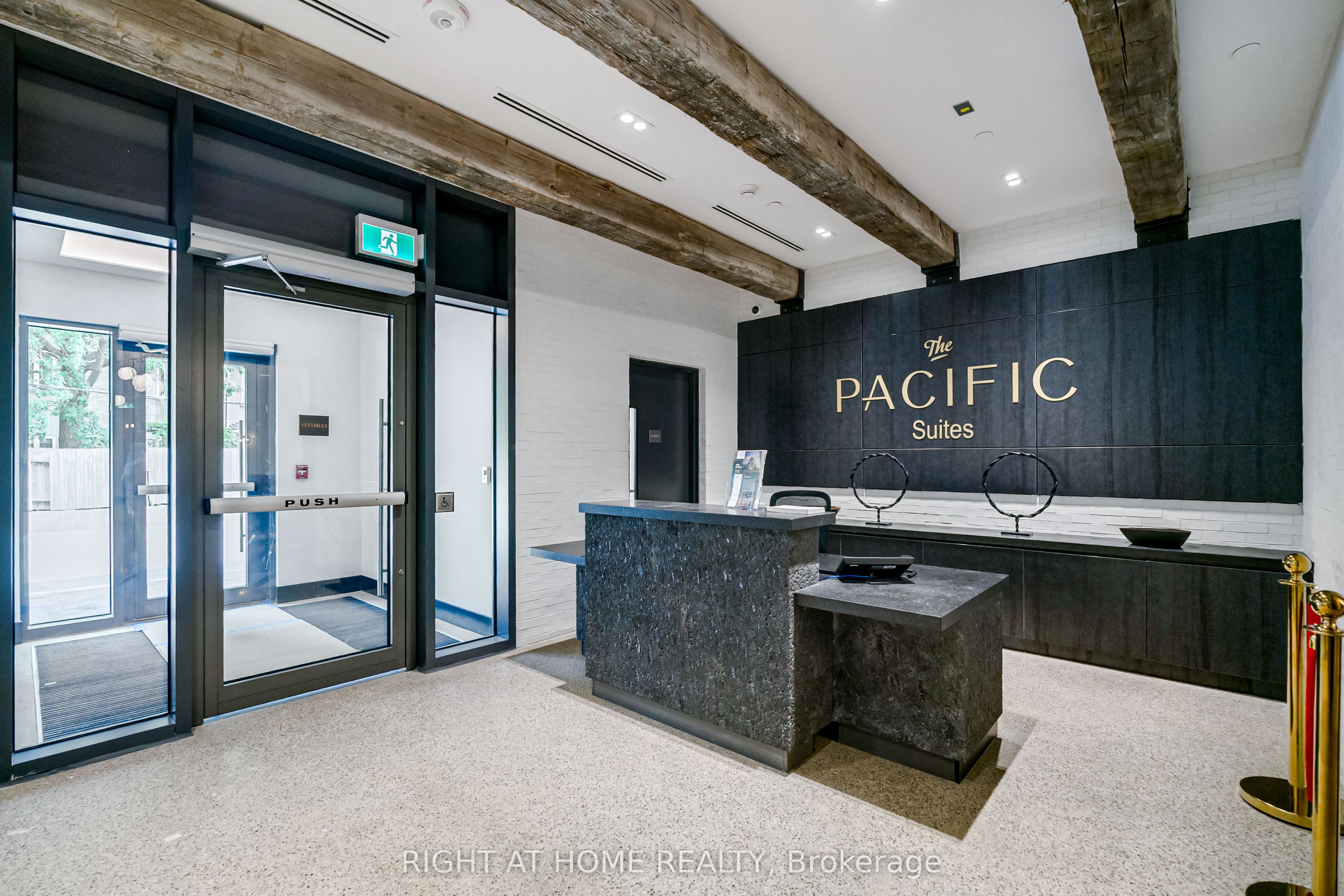 Unit 605 - 2946 Dundas Street W, Toronto 2