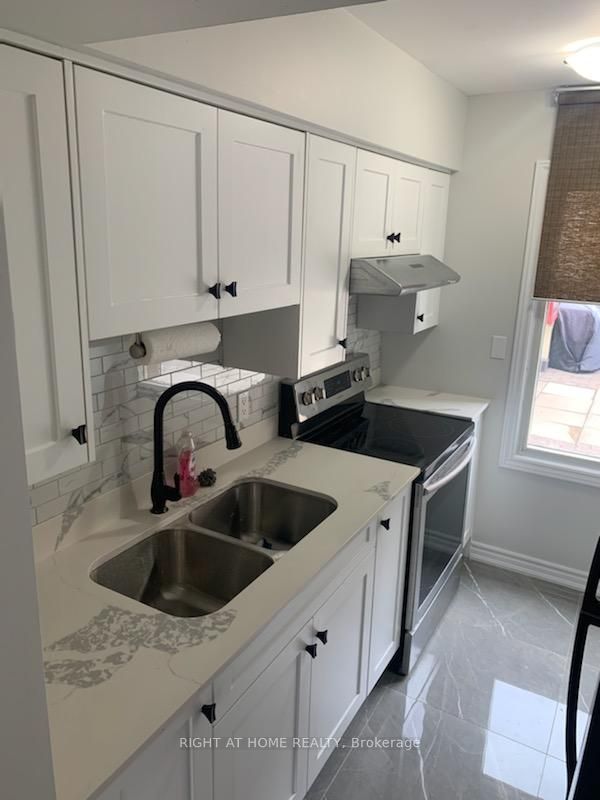 Unit 30 - 16 Rexdale Boulevard, Etobicoke 3