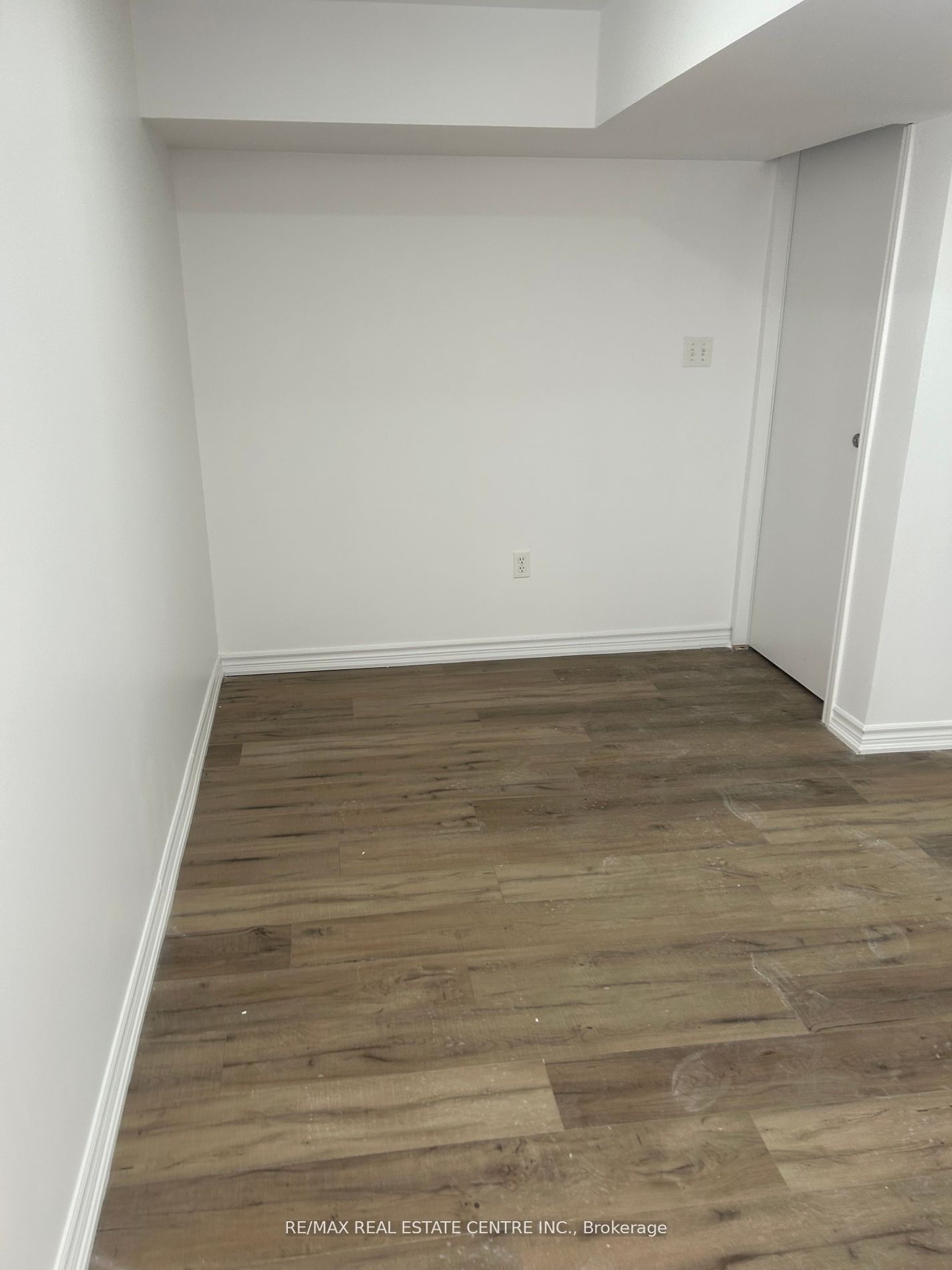 Unit Basement - 781 Shanks Heights, Milton 5
