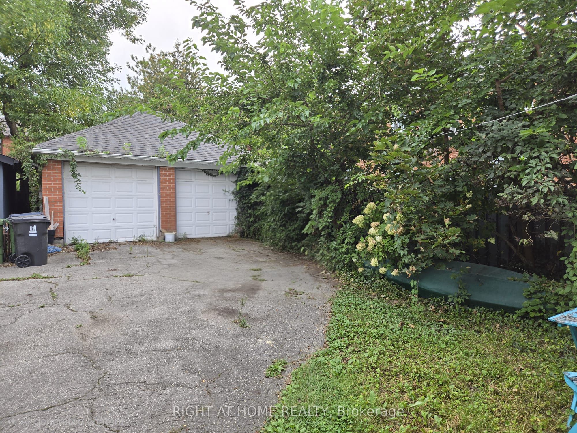 24 Third Street, Etobicoke 4