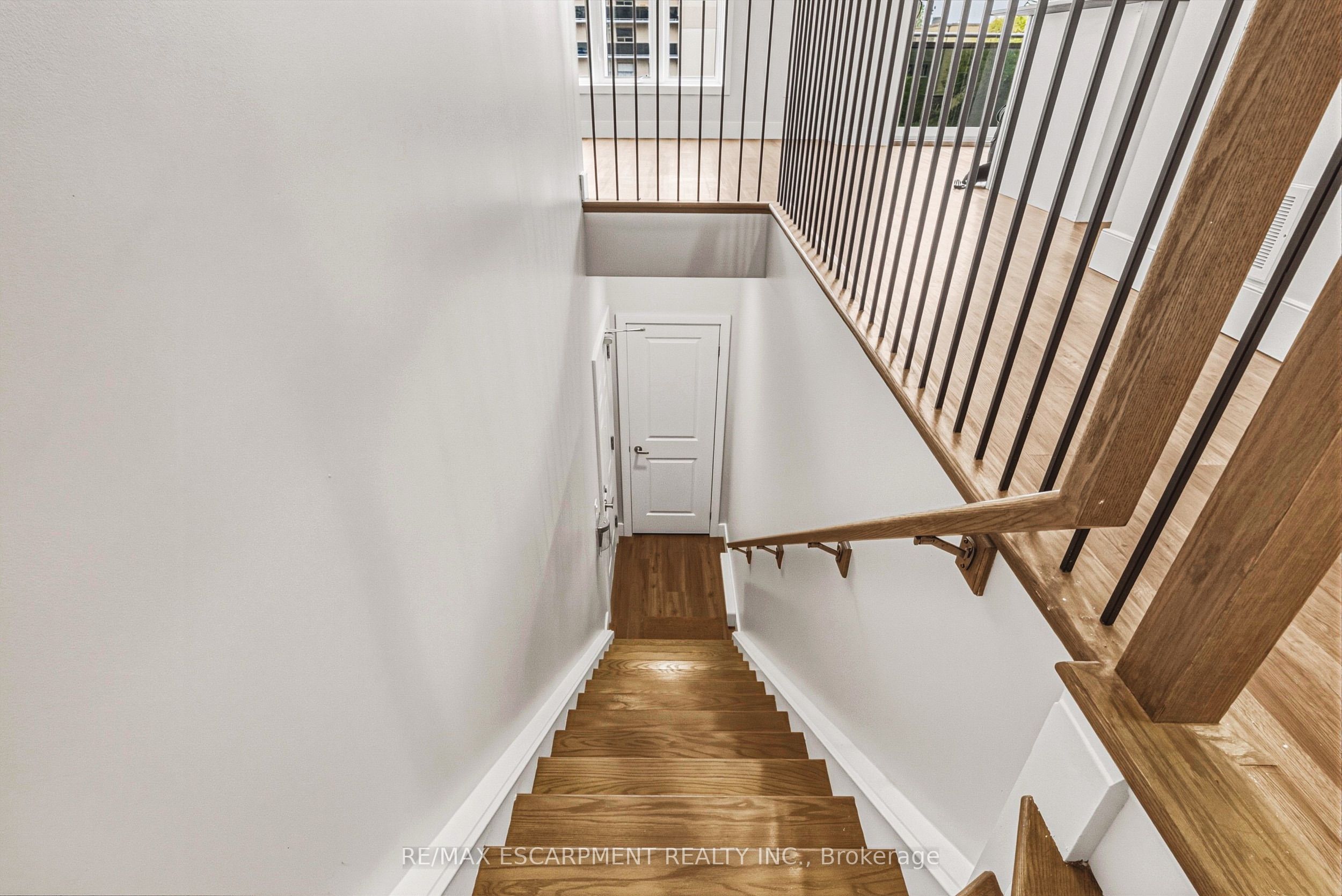 Unit 211 - 2061 Prospect Street, Burlington 3