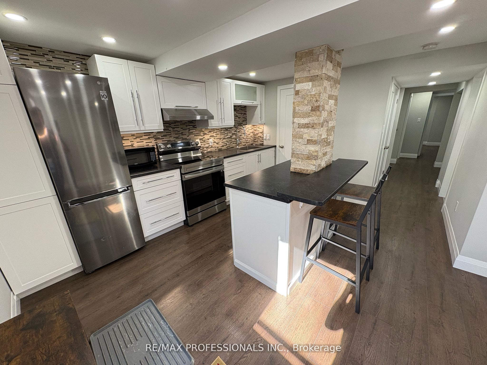 Unit Lower - 19 Elmbrook Crescent, Etobicoke 3