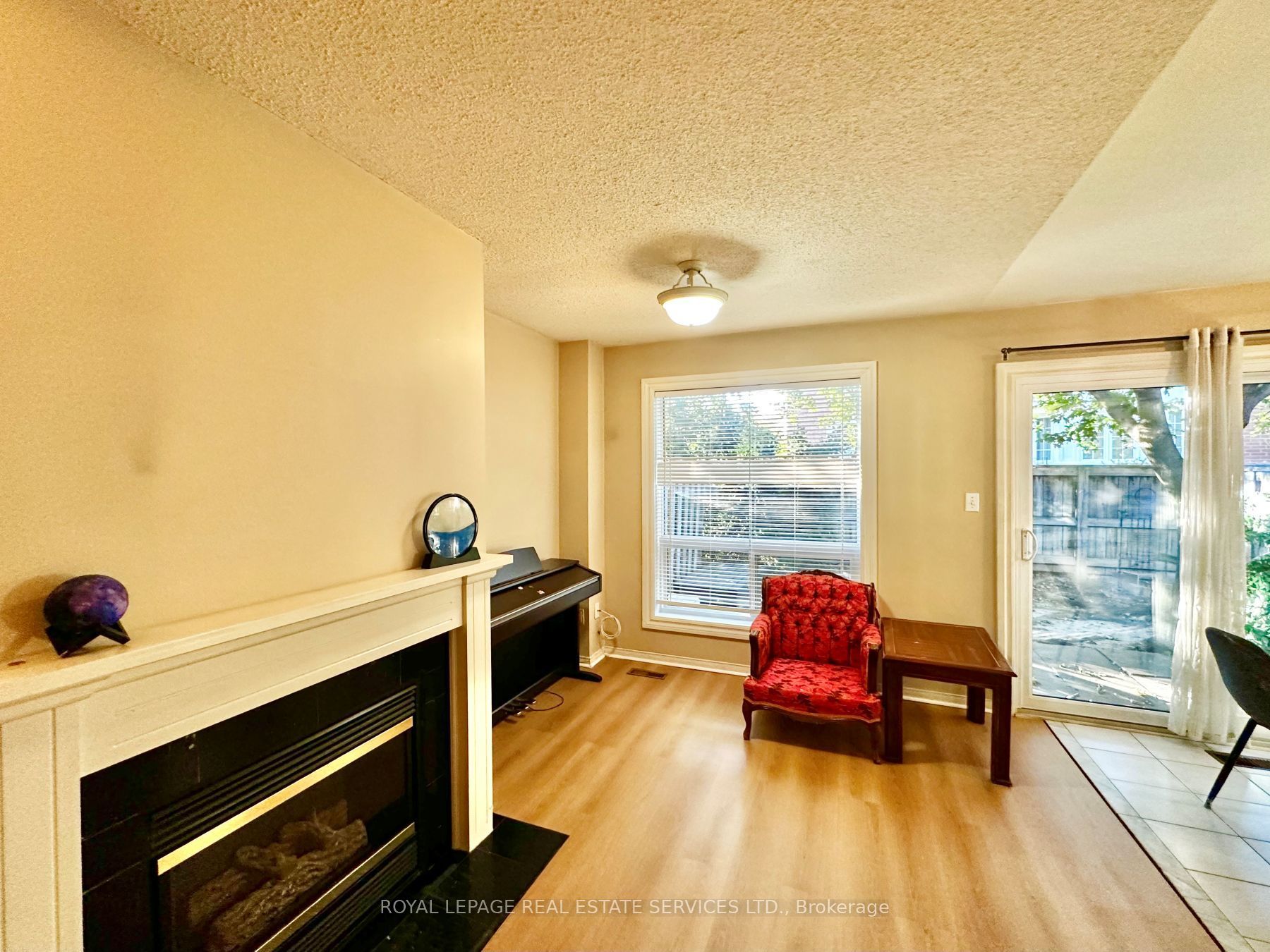 Unit 2 - 455 Apache Court, Mississauga 5