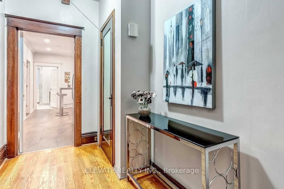 25 Temple Avenue, Toronto 5