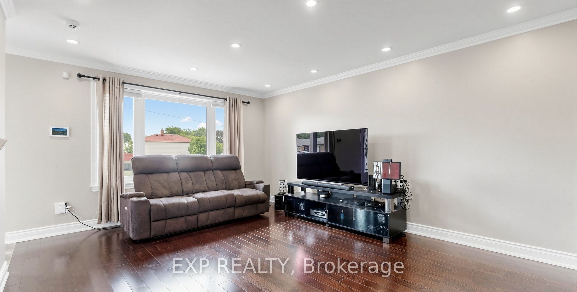 Unit Main - 71 Addington Crescent, Brampton 2