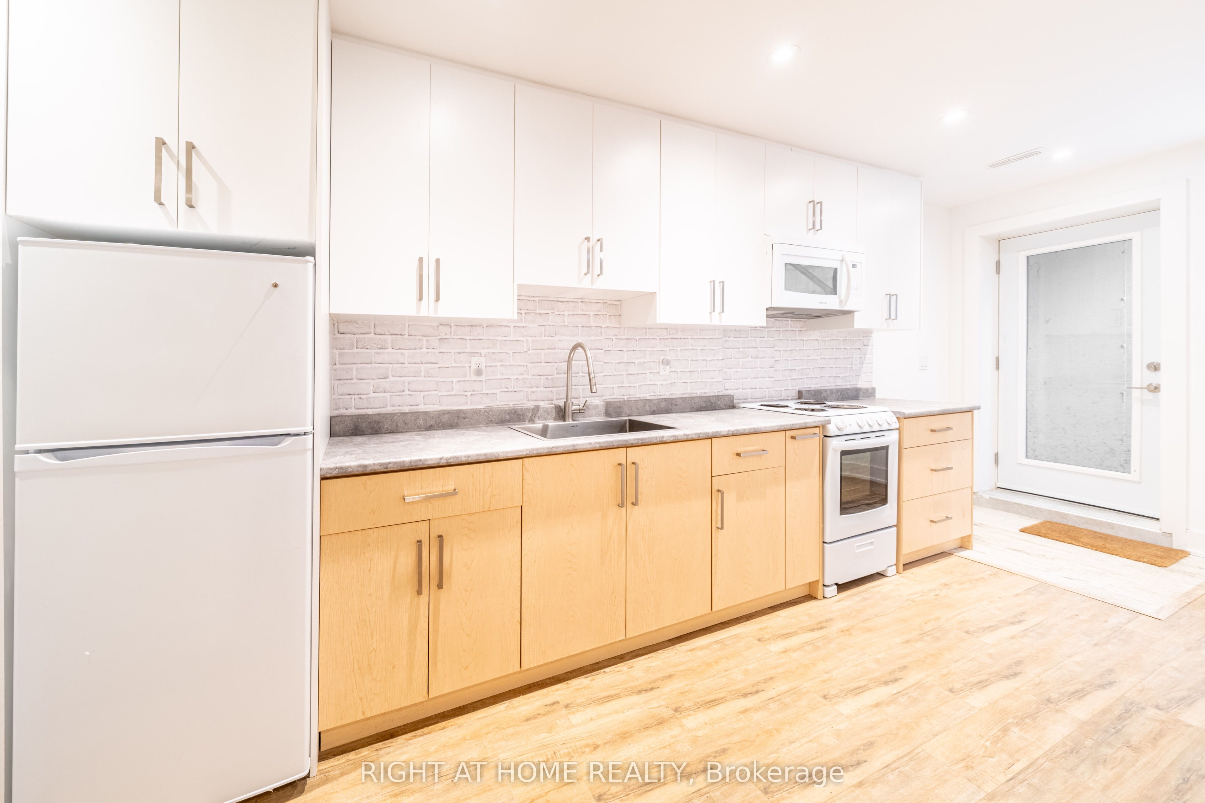 Unit Lower - 49 B East Drive, Toronto 3