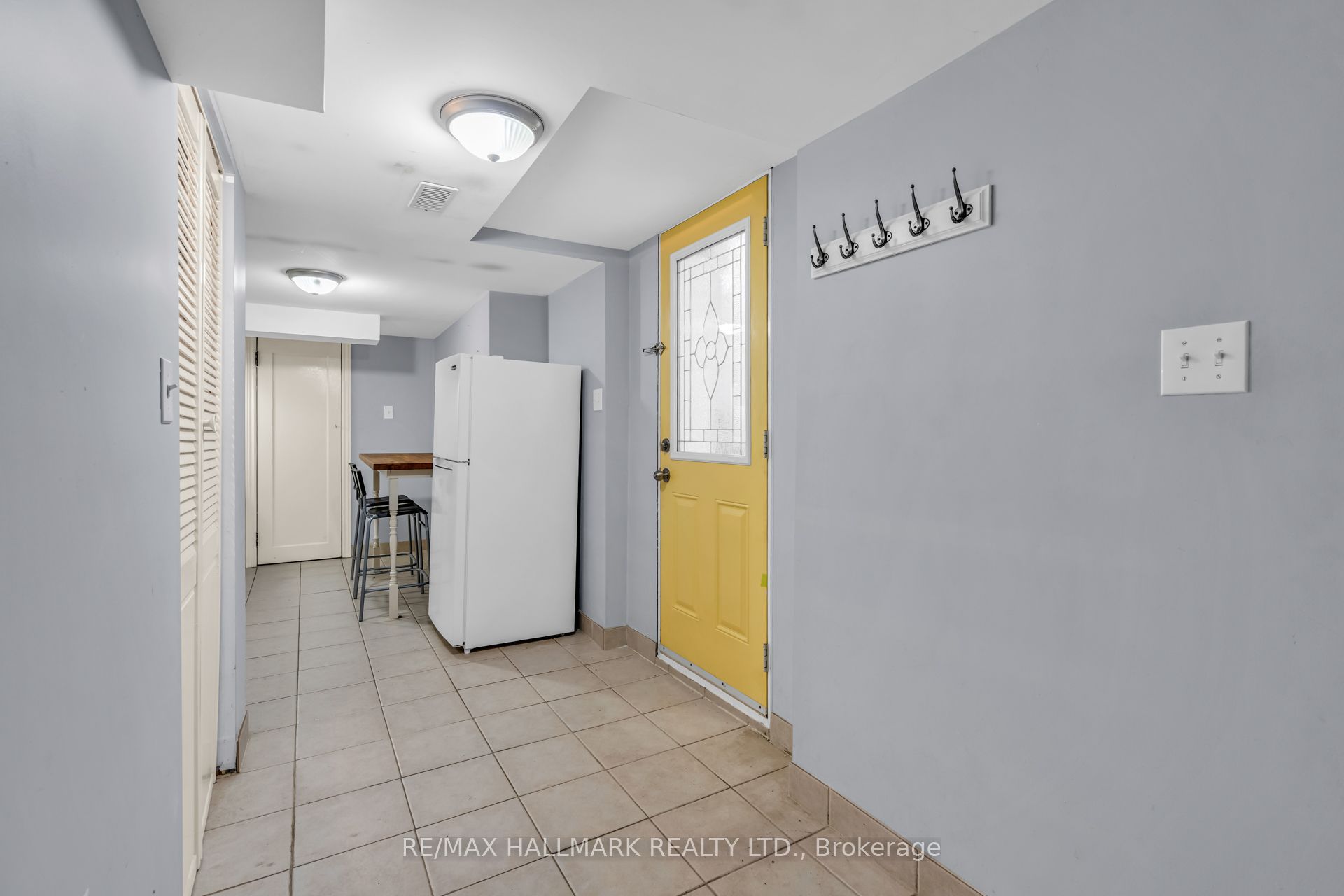 65 Kirknewton Road, Toronto 4