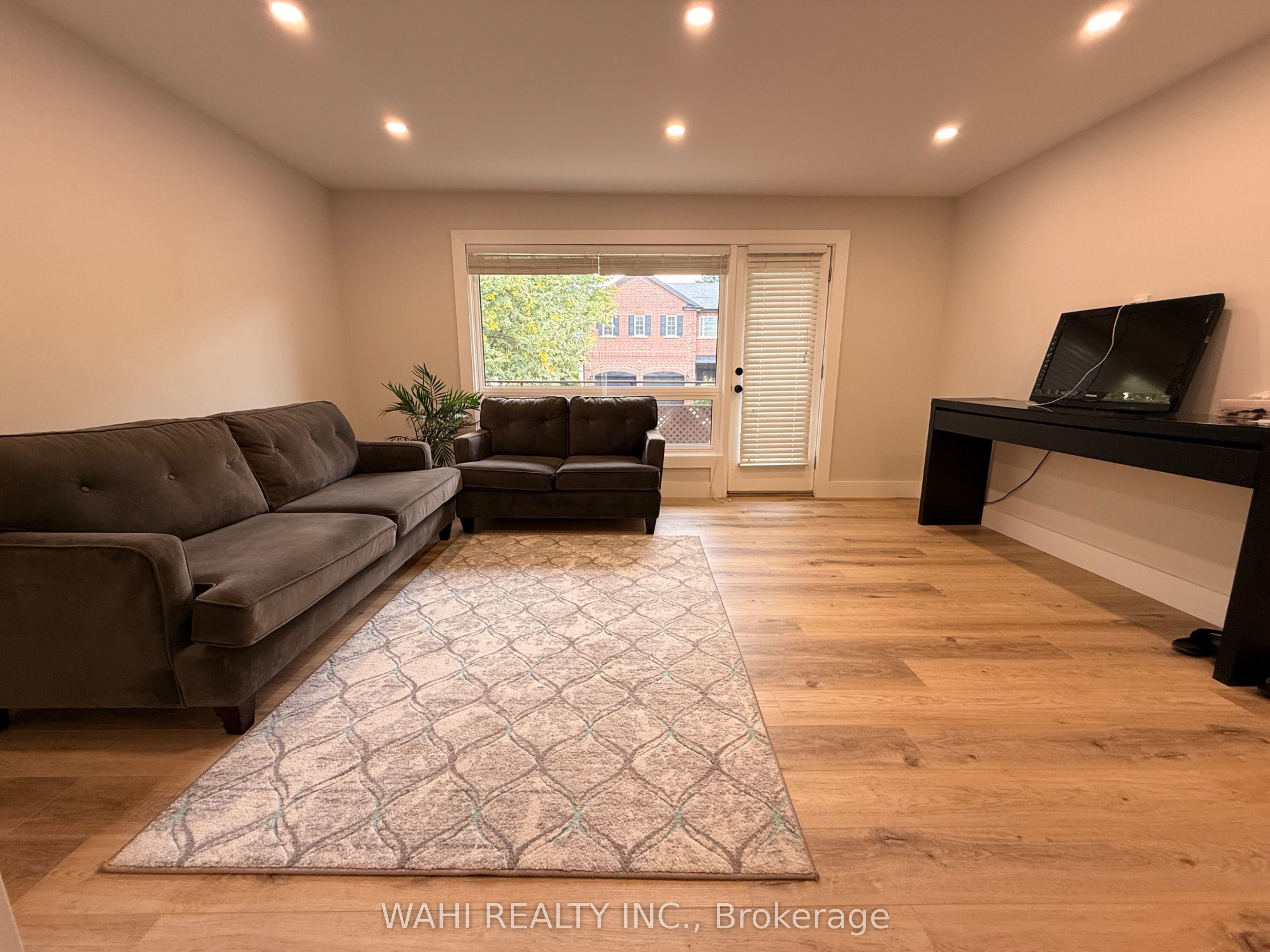 Unit UNIT 2 - 24 Lloyd George Avenue, Etobicoke 5
