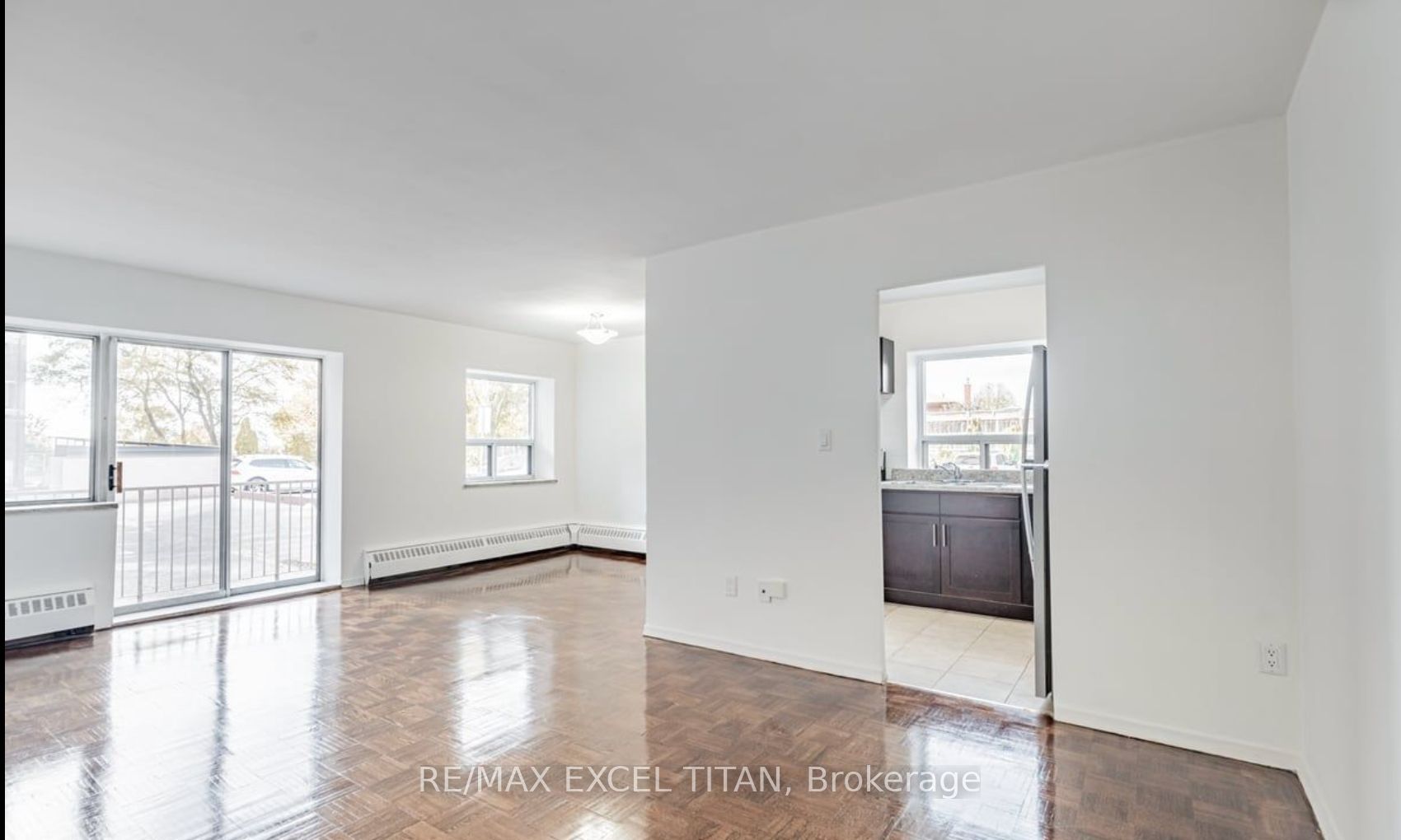 Unit 104 - 1524 Lawrence Avenue W, North York 3