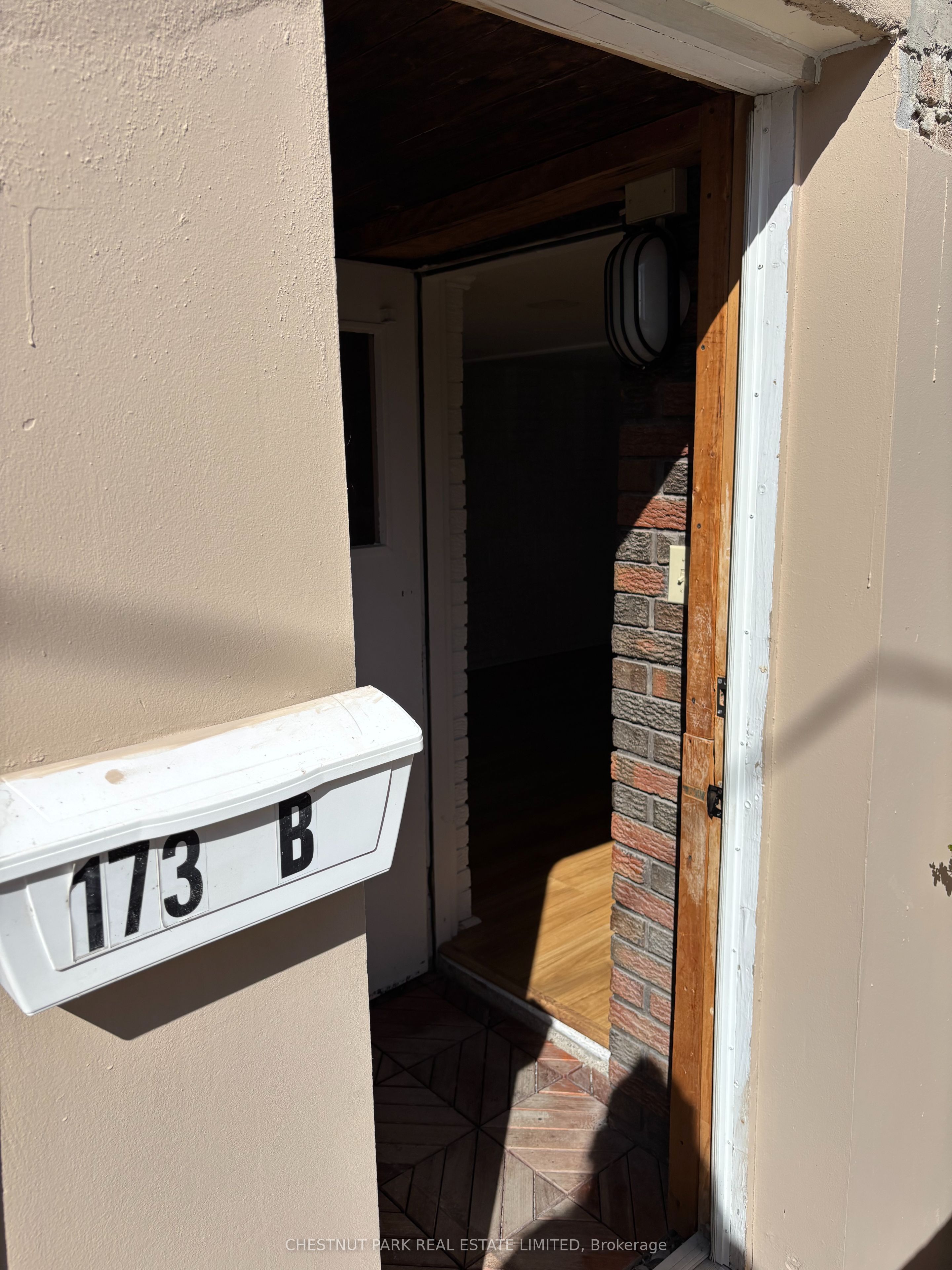 Unit Lower - 173 Chambers Avenue, Toronto 3