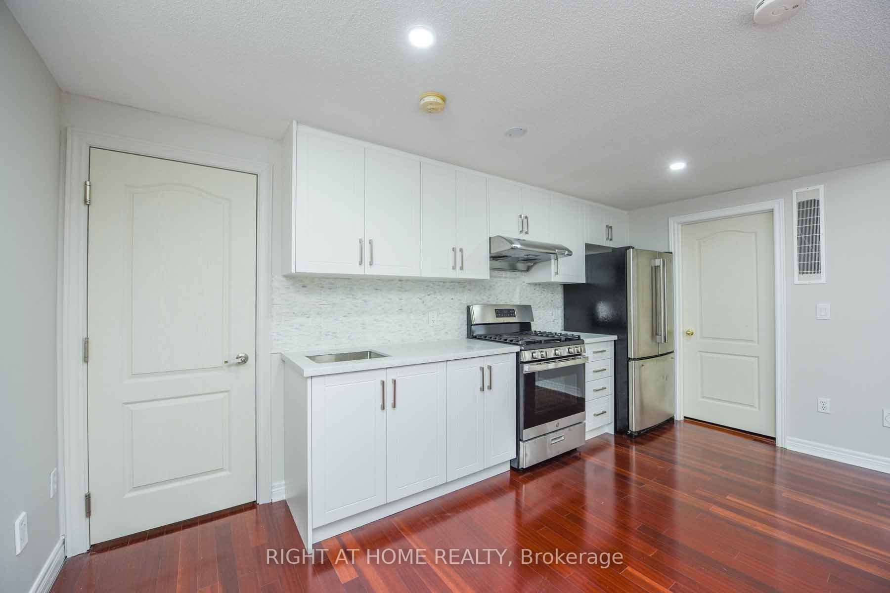 Unit Lower - 2229 GLAZEBROOK Circle, Oakville 4