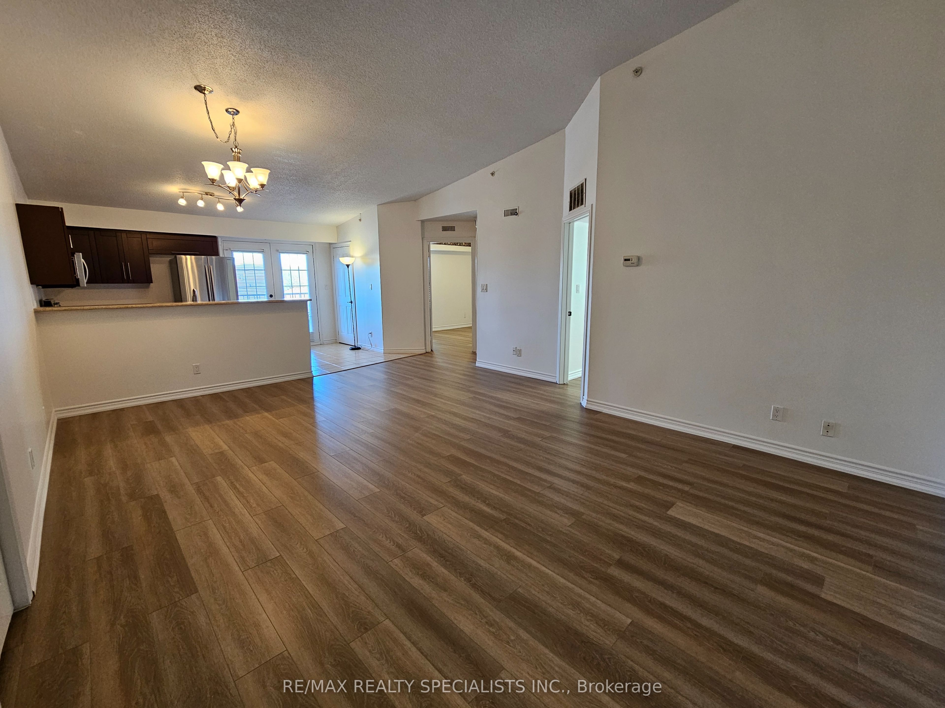 Unit 412 - 4025 Kilmer Drive, Burlington 3
