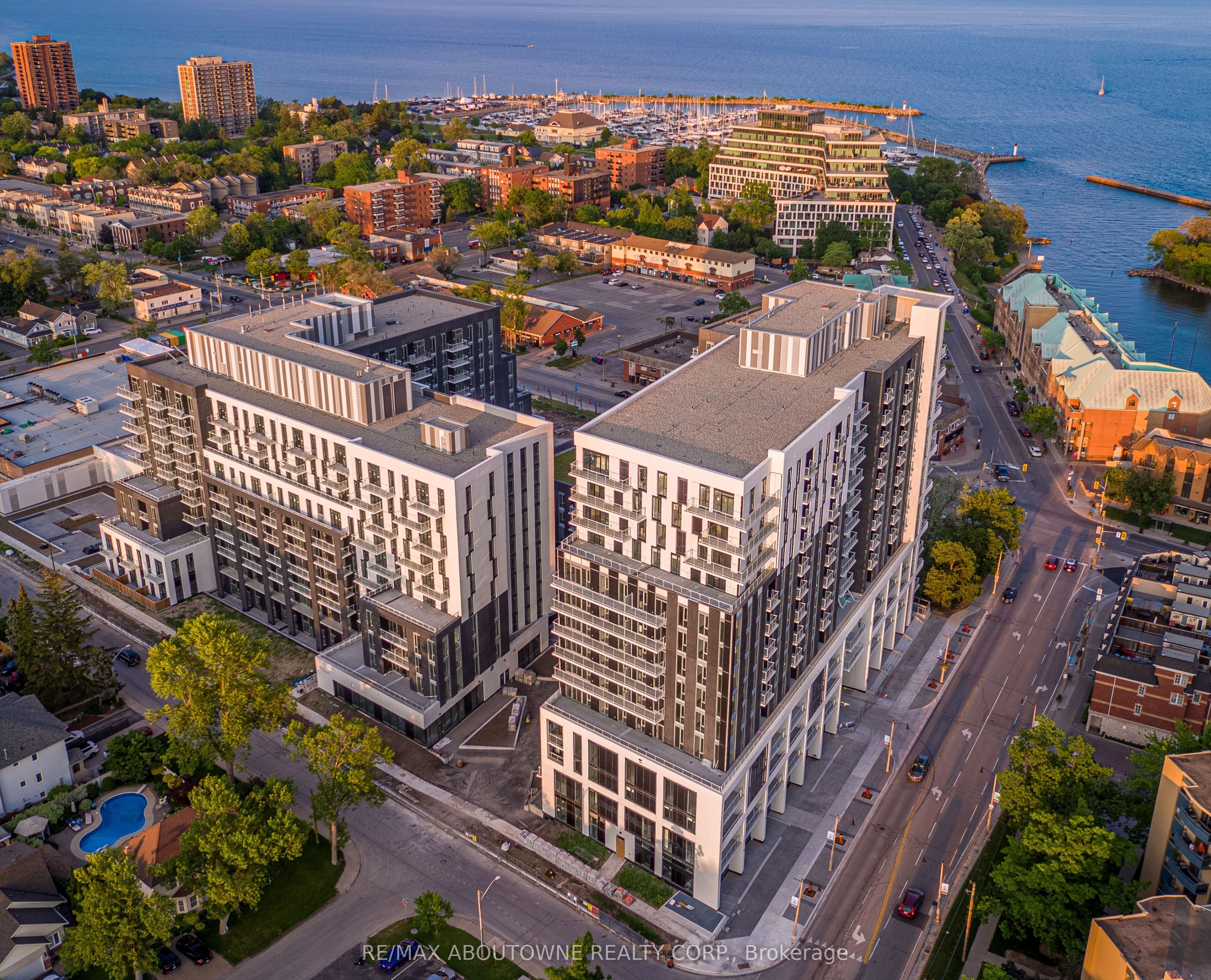 Unit B0721 - 133 Bronte Road, Oakville 2