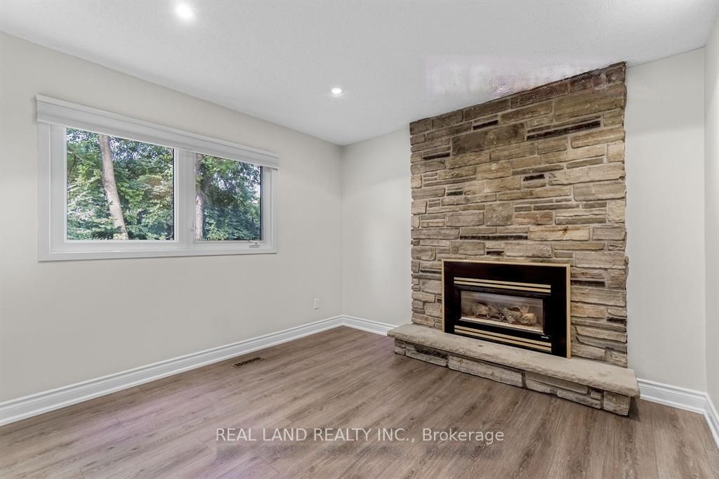 Unit Lower - 360 Chantenay Drive, Mississauga 5