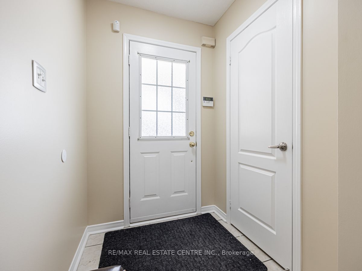 Unit Upper - 140 Cadillac Crescent, Brampton 3